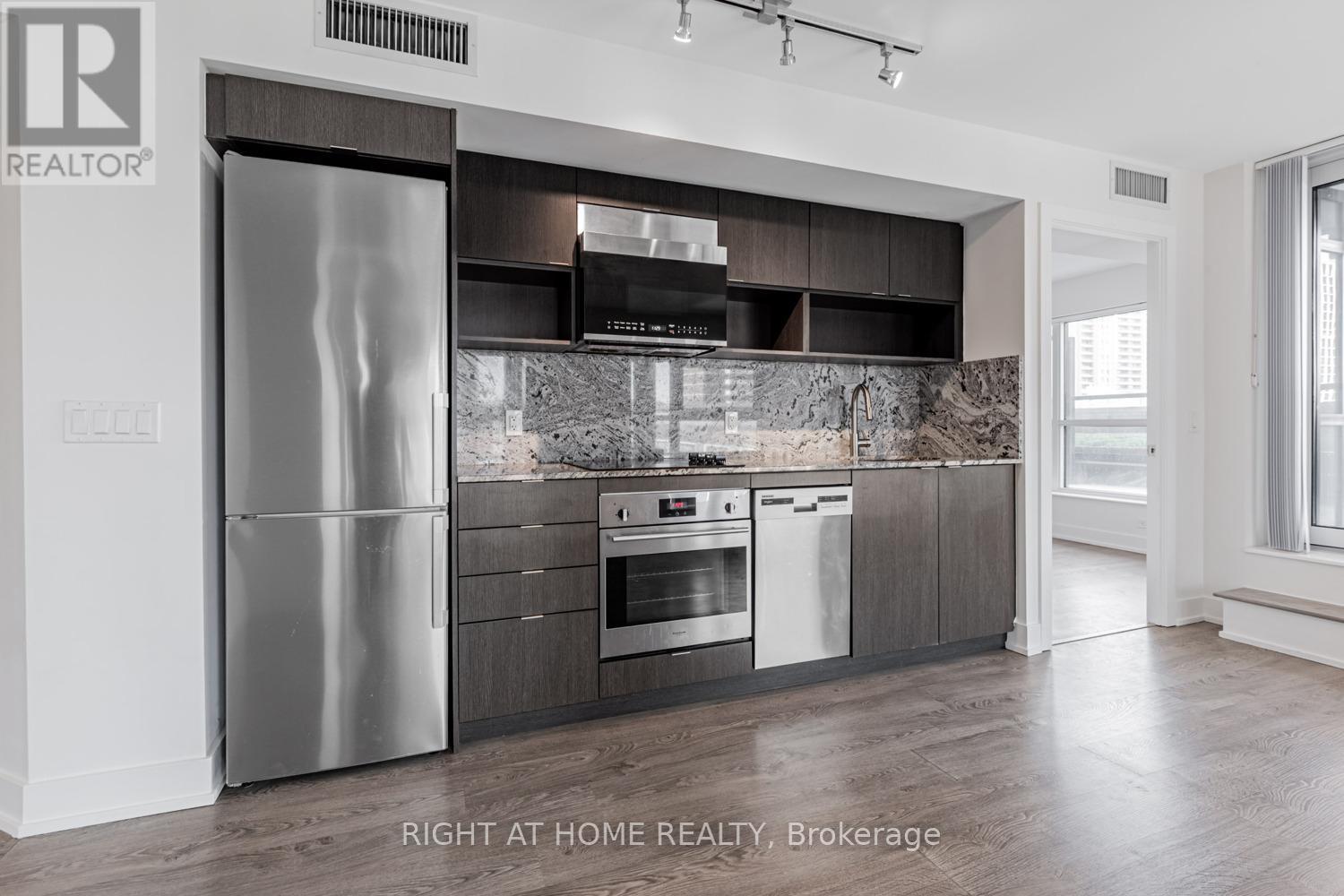 318 - 9 Mabelle Avenue, Toronto, Ontario  M9A 0E1 - Photo 6 - W12387392