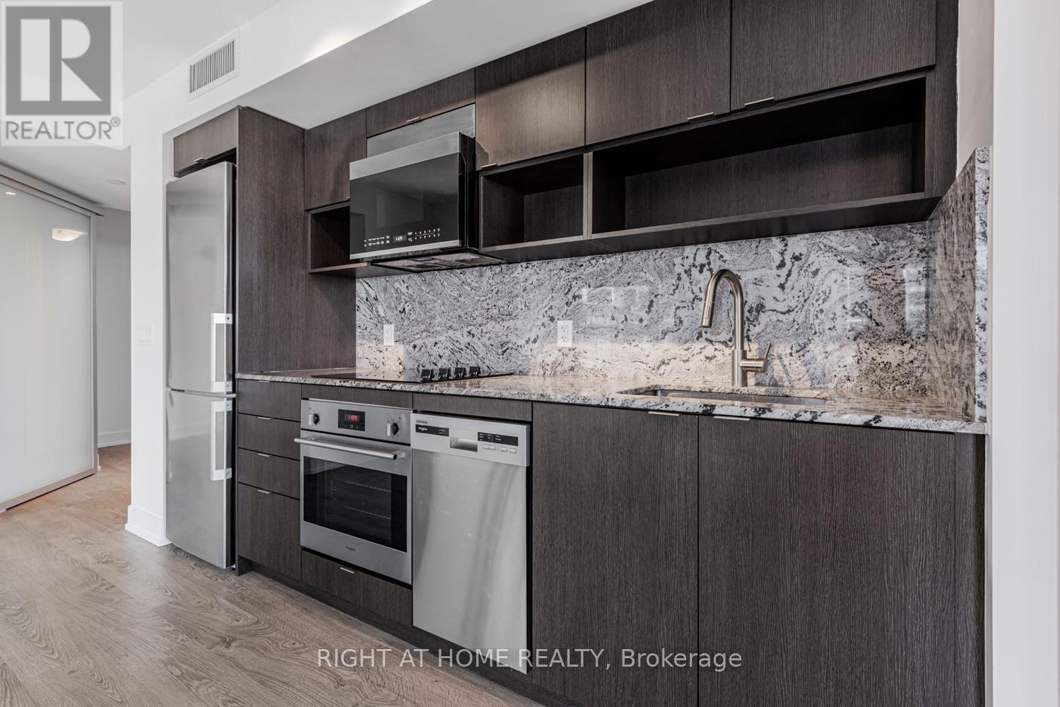 318 - 9 Mabelle Avenue, Toronto, Ontario  M9A 0E1 - Photo 8 - W12387392