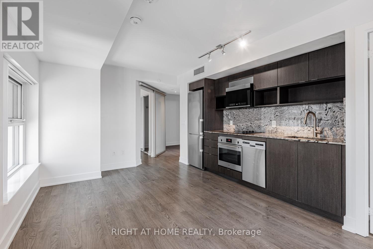 318 - 9 Mabelle Avenue, Toronto, Ontario  M9A 0E1 - Photo 7 - W12387392