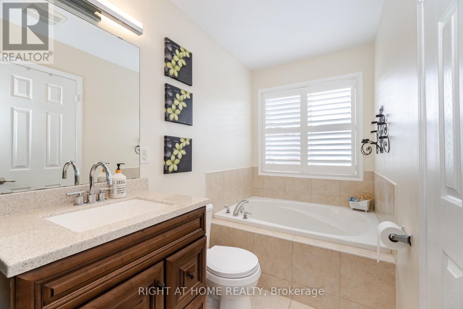 14 Duffel Crescent, Halton Hills (Georgetown), Ontario  L7G 0H7 - Photo 24 - W12390974