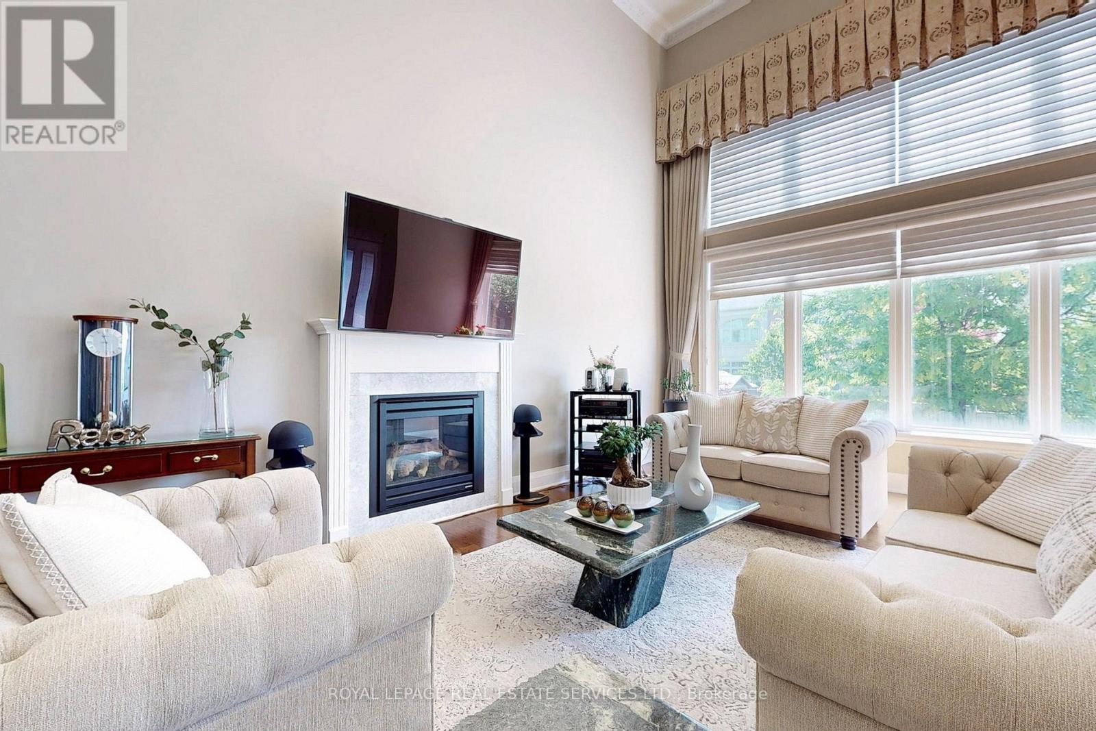149 Coastline Drive, Brampton, Ontario  L6Y 0L7 - Photo 13 - W12391022