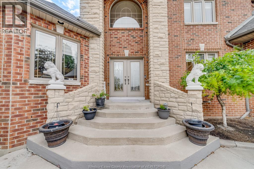 150 Seymour, Lakeshore, Ontario  N8N 4X9 - Photo 2 - 25022548