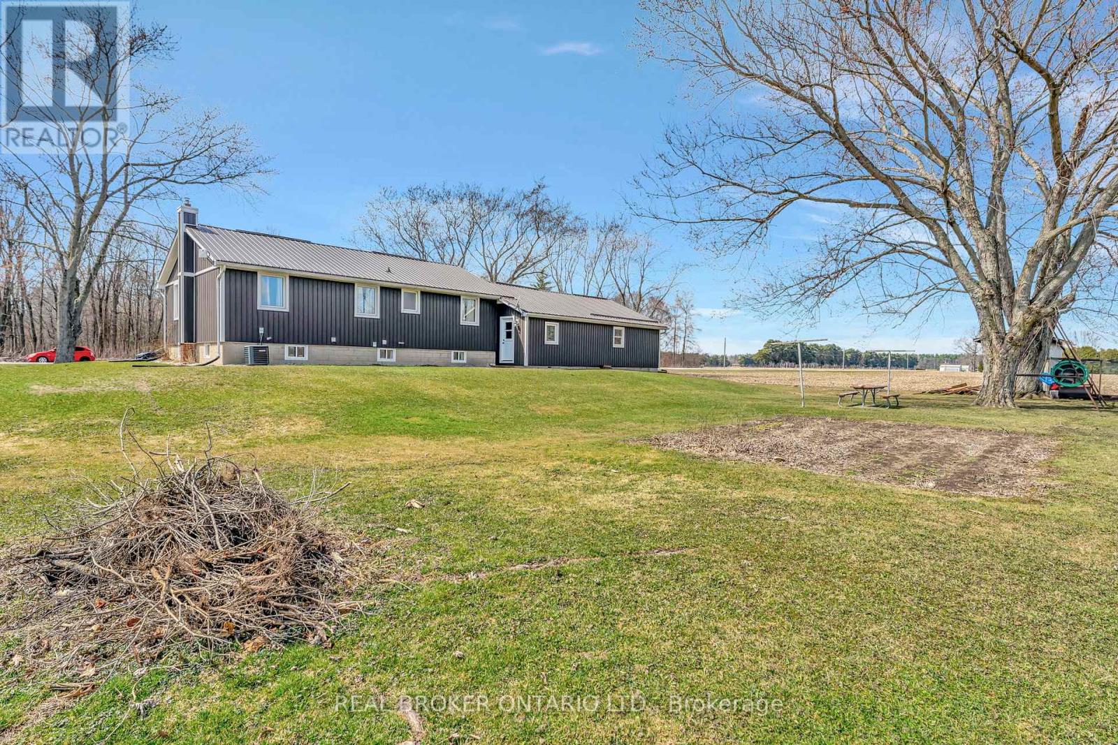 1684 Hazen Road, Norfolk, Ontario  N0E 1G0 - Photo 36 - X12390909