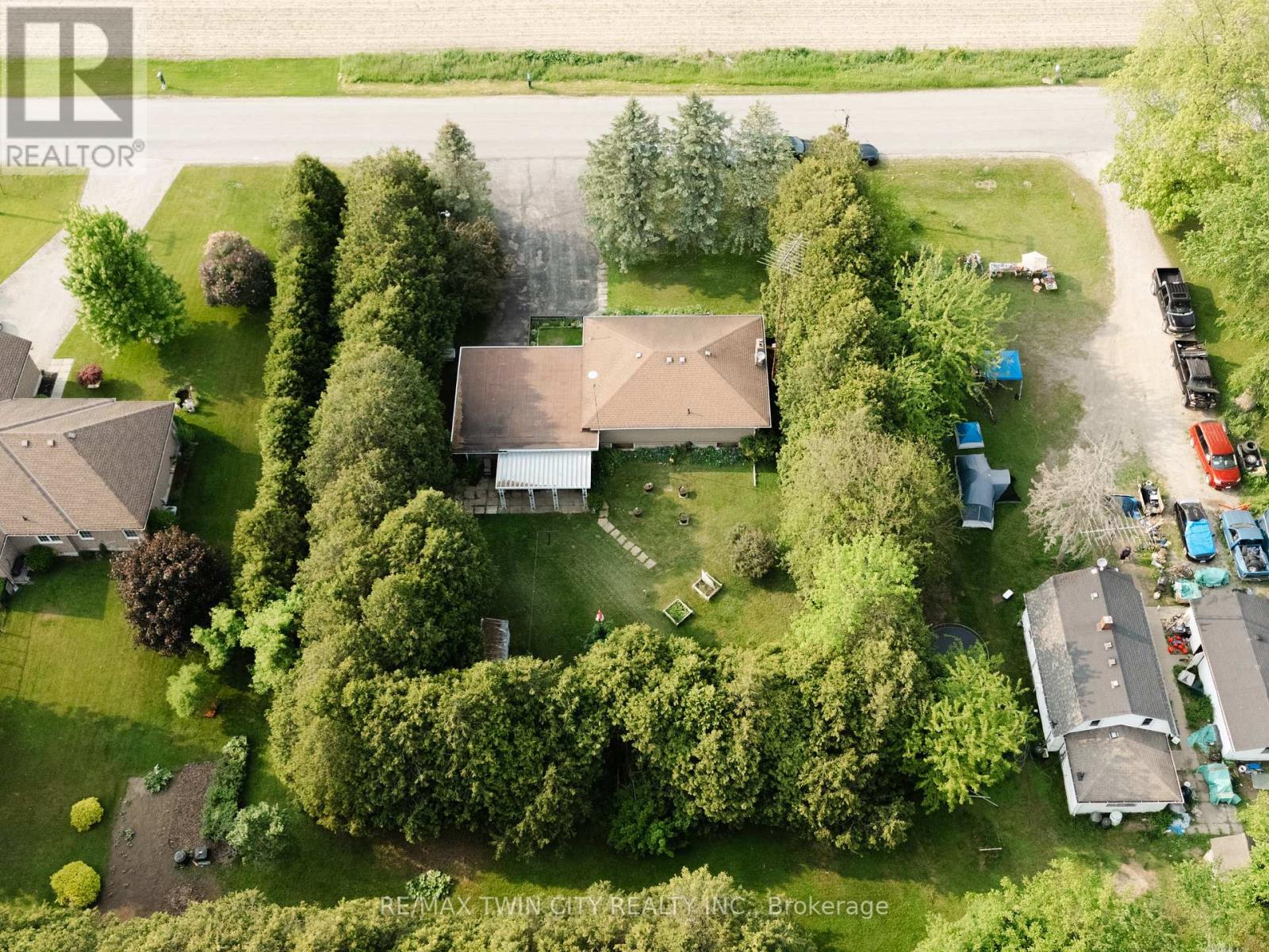 252 Windham Road 13, Norfolk, Ontario  N4B 2W5 - Photo 5 - X12390933