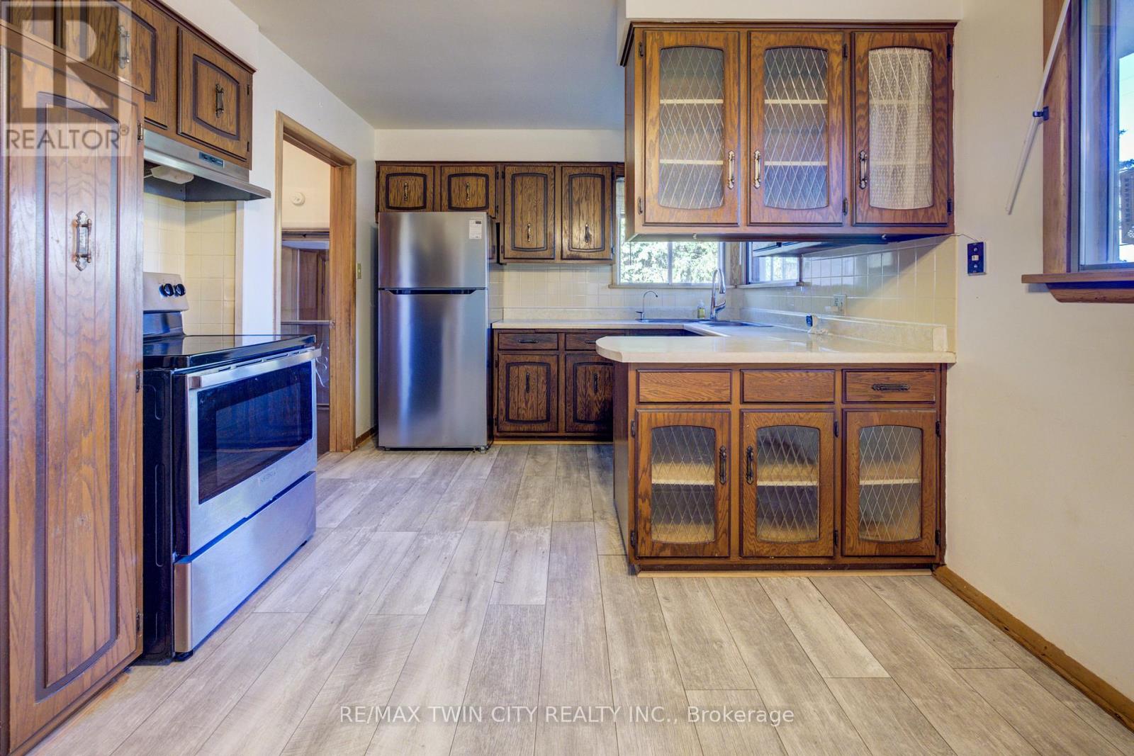 252 Windham Road 13, Norfolk, Ontario  N4B 2W5 - Photo 9 - X12390933