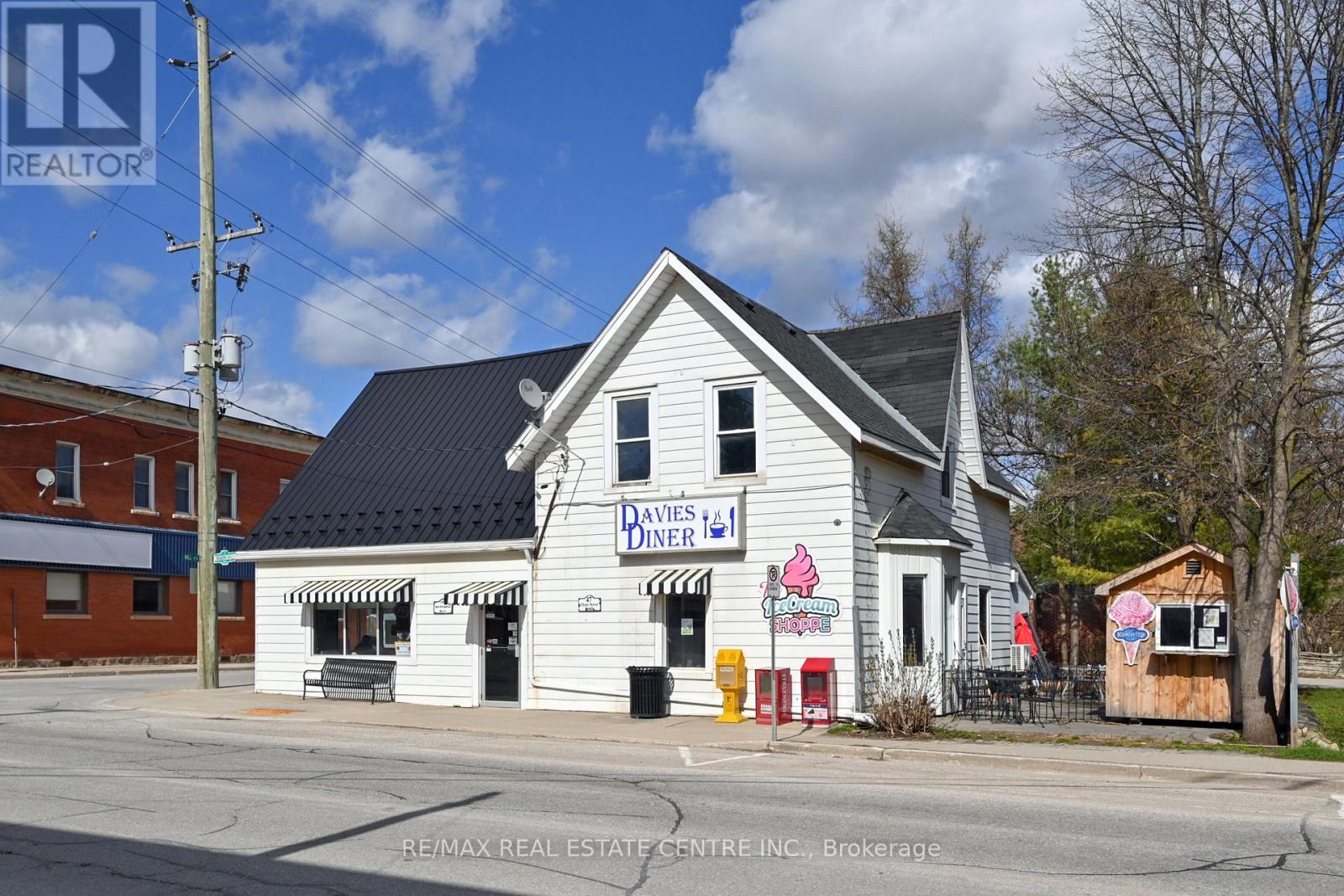 47 Main Street, East Luther Grand Valley, Ontario  L9W 5S8 - Photo 2 - X12391000