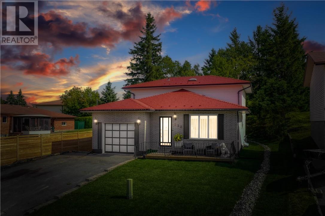 238 Third Avenue, Sudbury, Ontario  P3B 3P8 - Photo 3 - 2124553