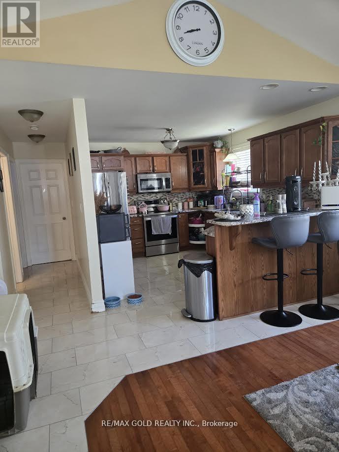 975 Albert Road, Windsor, Ontario  N8Y 3P1 - Photo 6 - X12391031