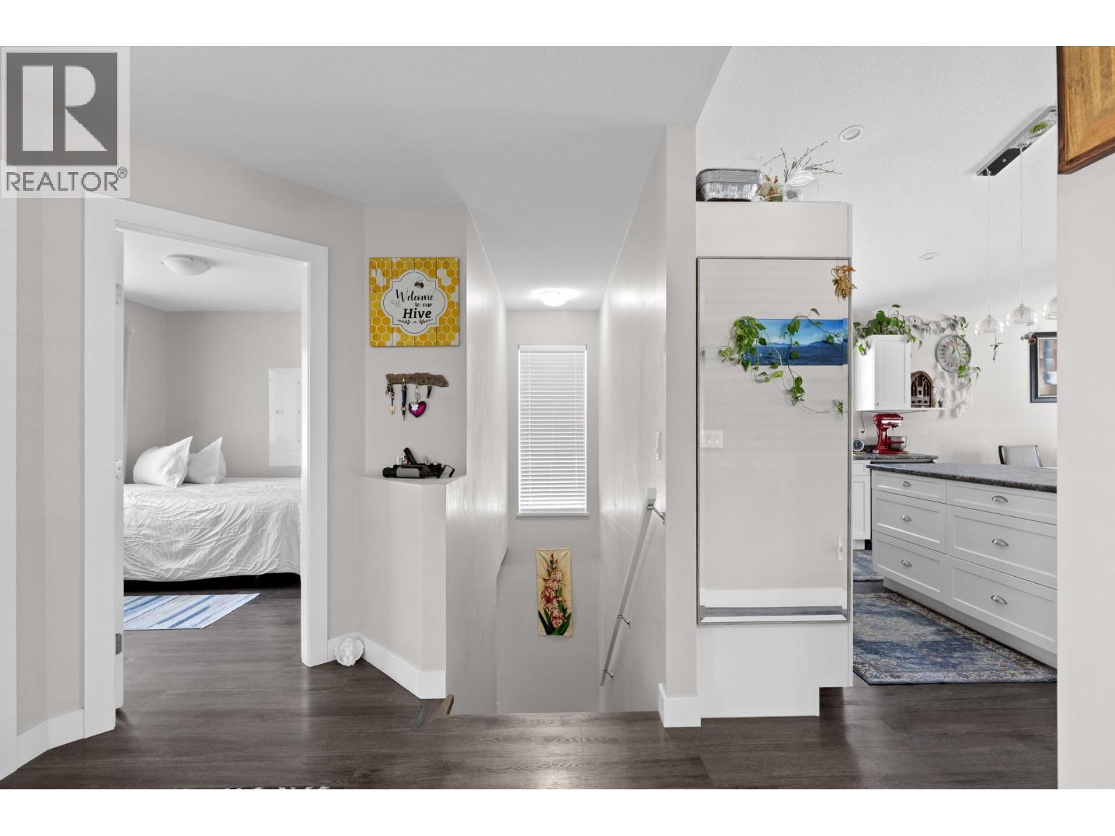 690 Muir Road, Kelowna, British Columbia  V1Z 3W2 - Photo 5 - 10358304