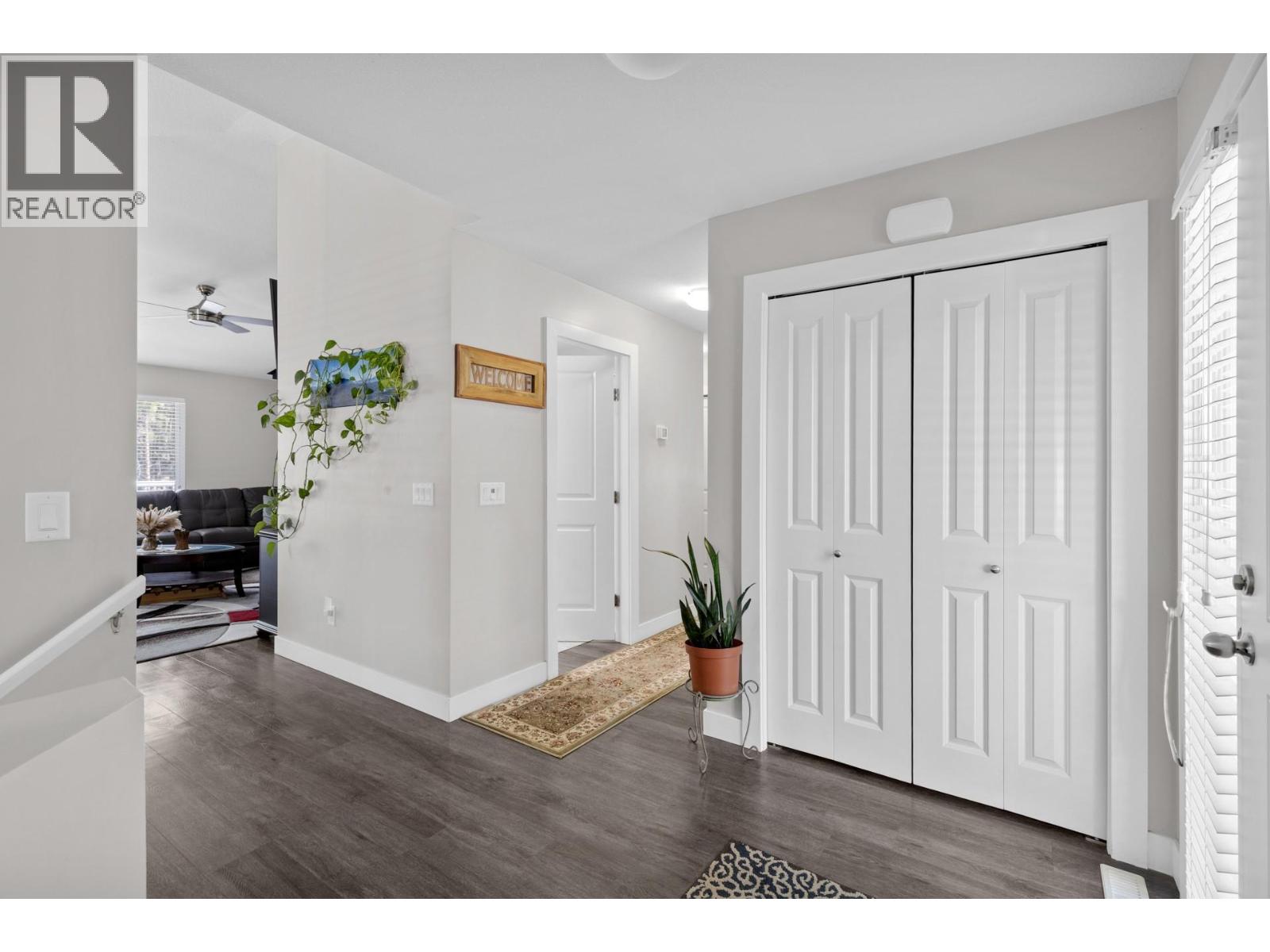 690 Muir Road, Kelowna, British Columbia  V1Z 3W2 - Photo 3 - 10358304
