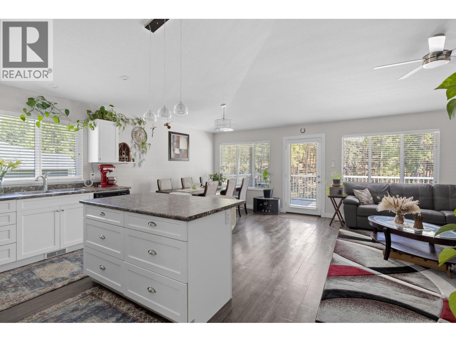 690 Muir Road, Kelowna, British Columbia  V1Z 3W2 - Photo 6 - 10358304