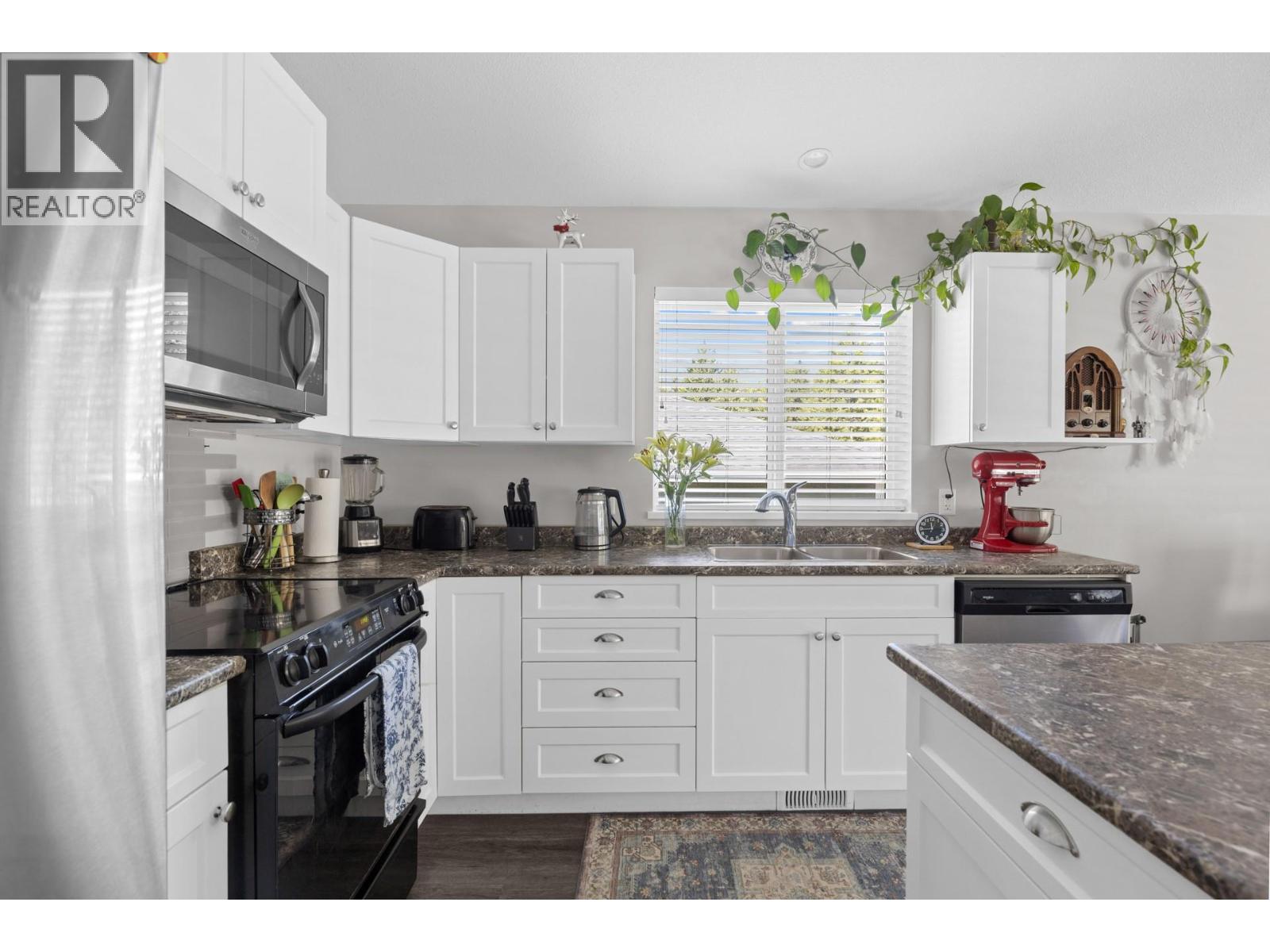 690 Muir Road, Kelowna, British Columbia  V1Z 3W2 - Photo 8 - 10358304