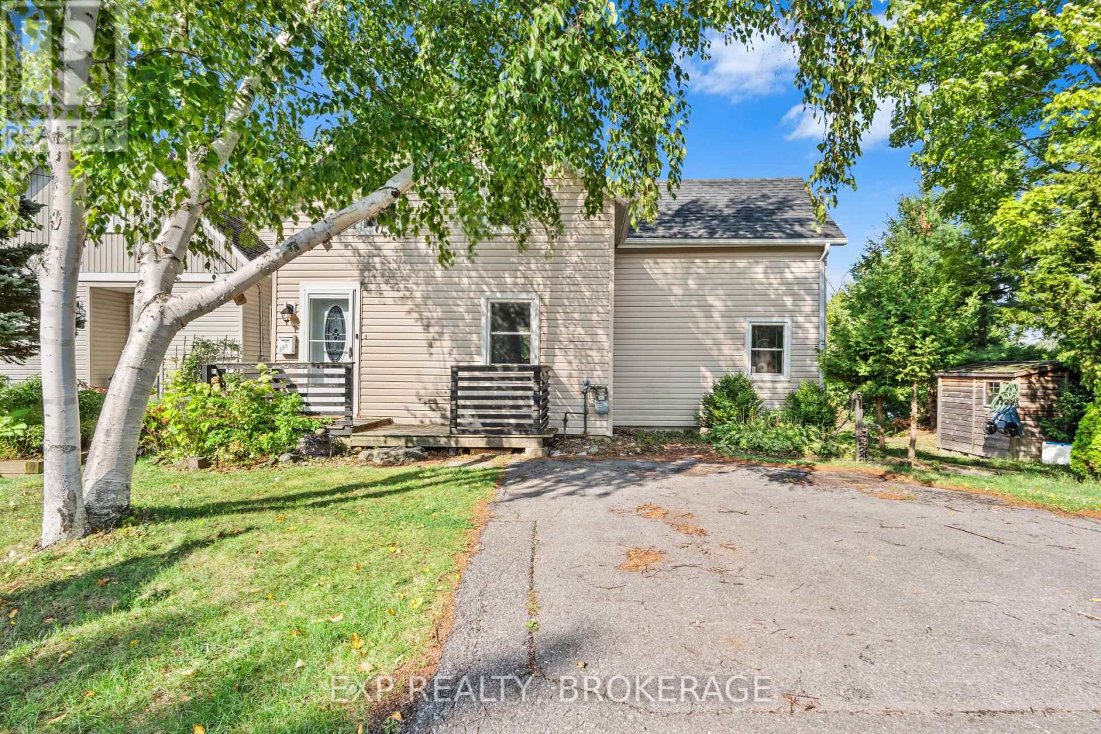 590 Queen Street, Gananoque, Ontario  K7G 2B1 - Photo 2 - X12391295