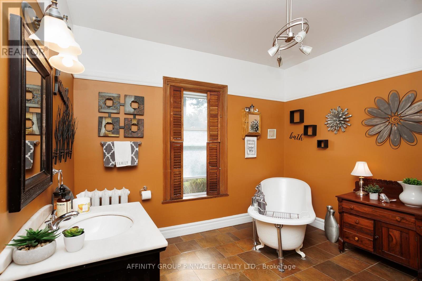414 Osborne Street, Brock, Ontario  L0C 1H0 - Photo 29 - N12391256