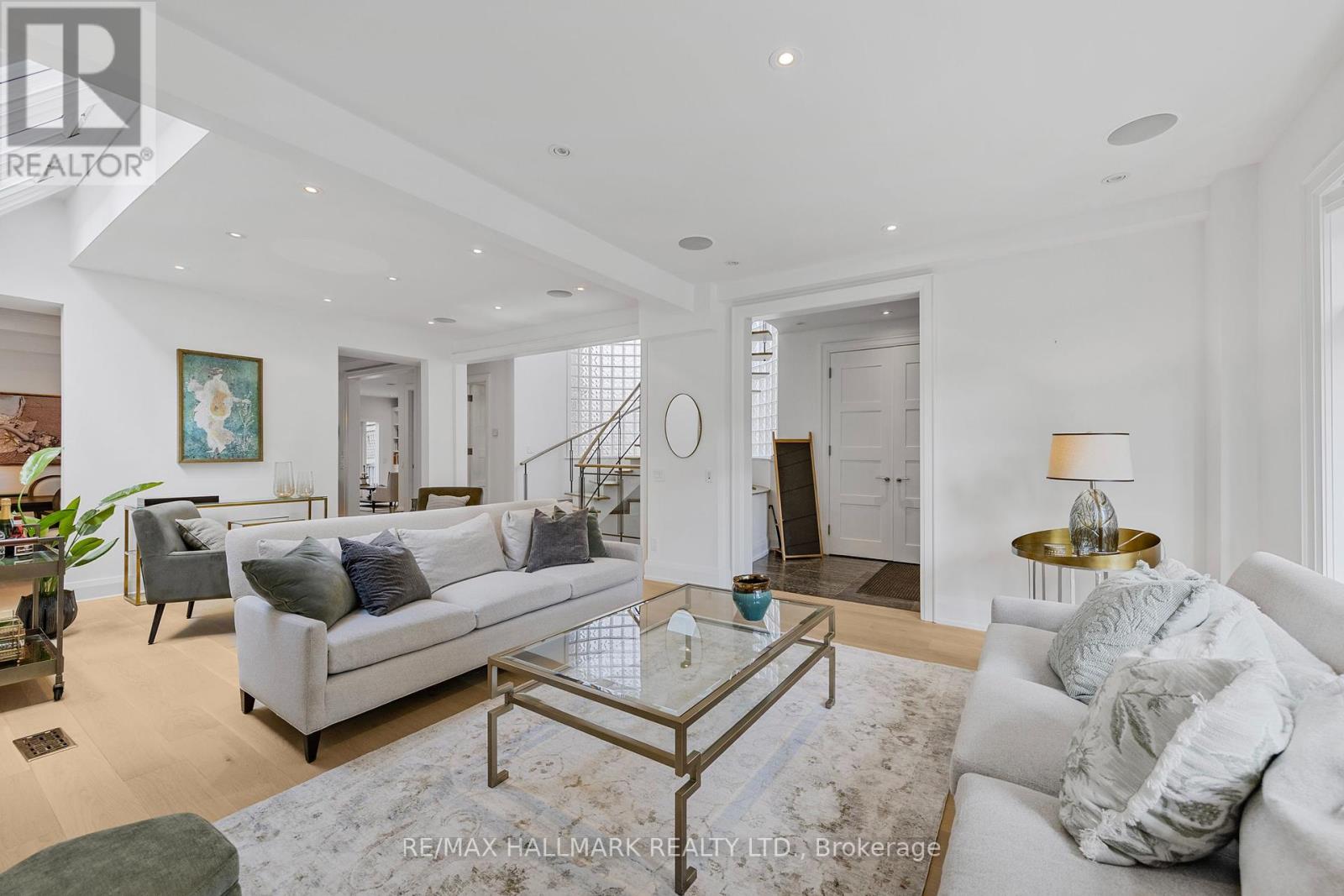 488 Brookdale Avenue, Toronto, Ontario  M5M 1R7 - Photo 6 - C12391083