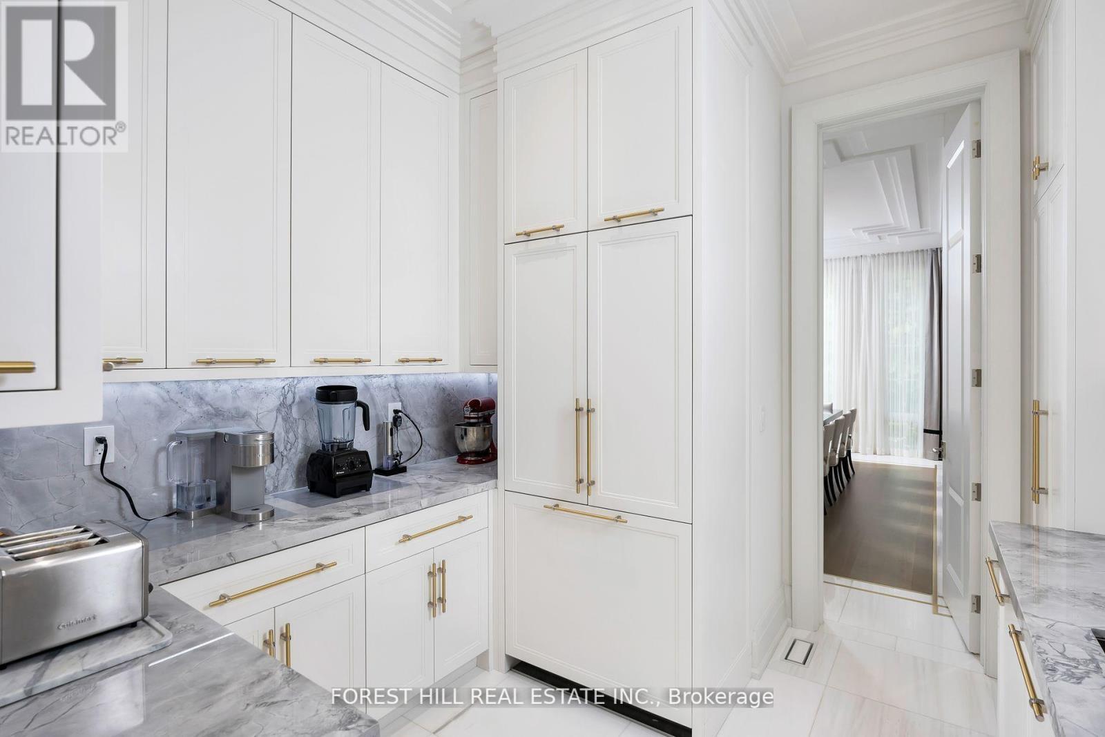 239 Cortleigh Boulevard, Toronto, Ontario  M5N 1P8 - Photo 14 - C12391151