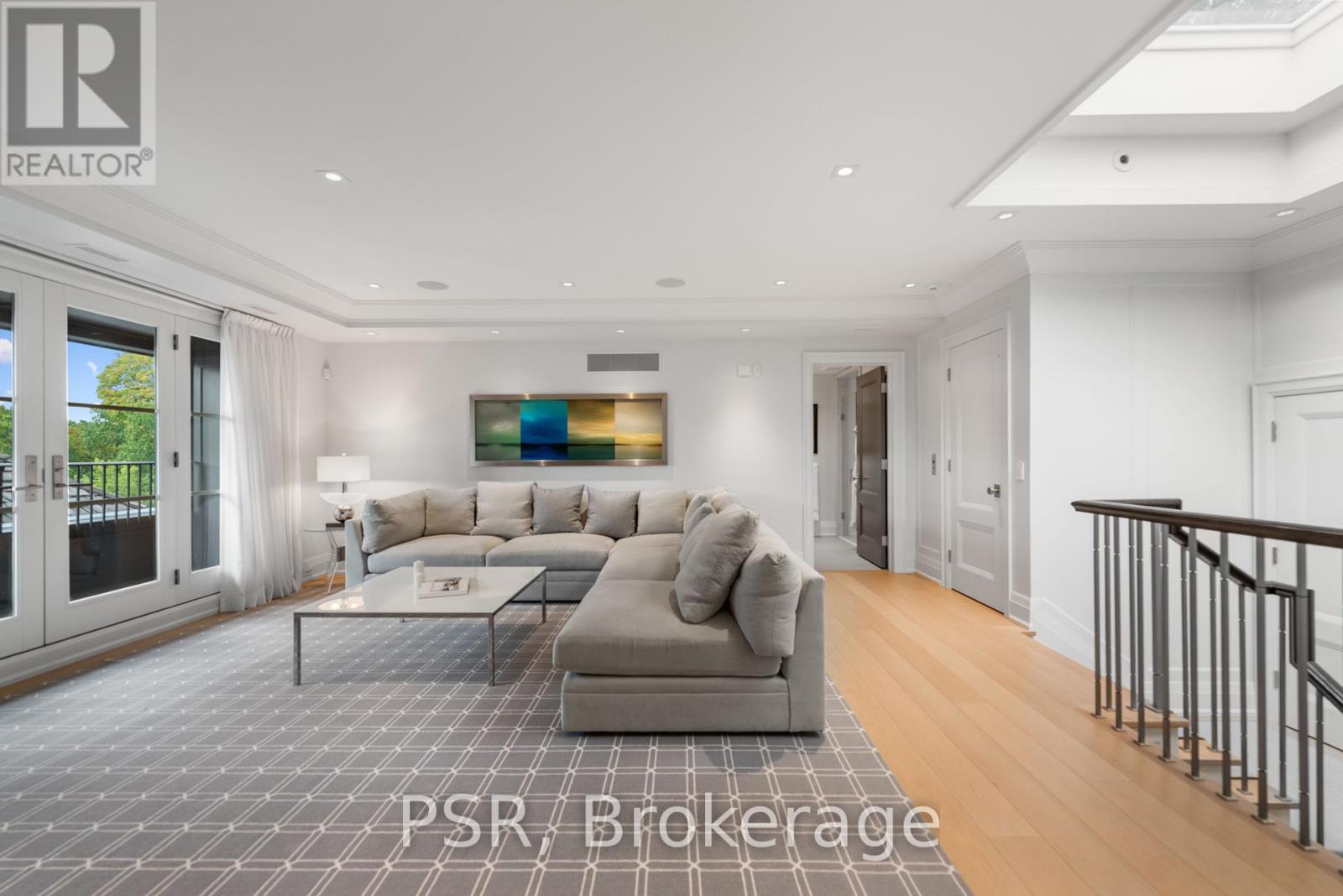 221 Dunvegan Road, Toronto, Ontario  M5P 2P3 - Photo 15 - C12391173