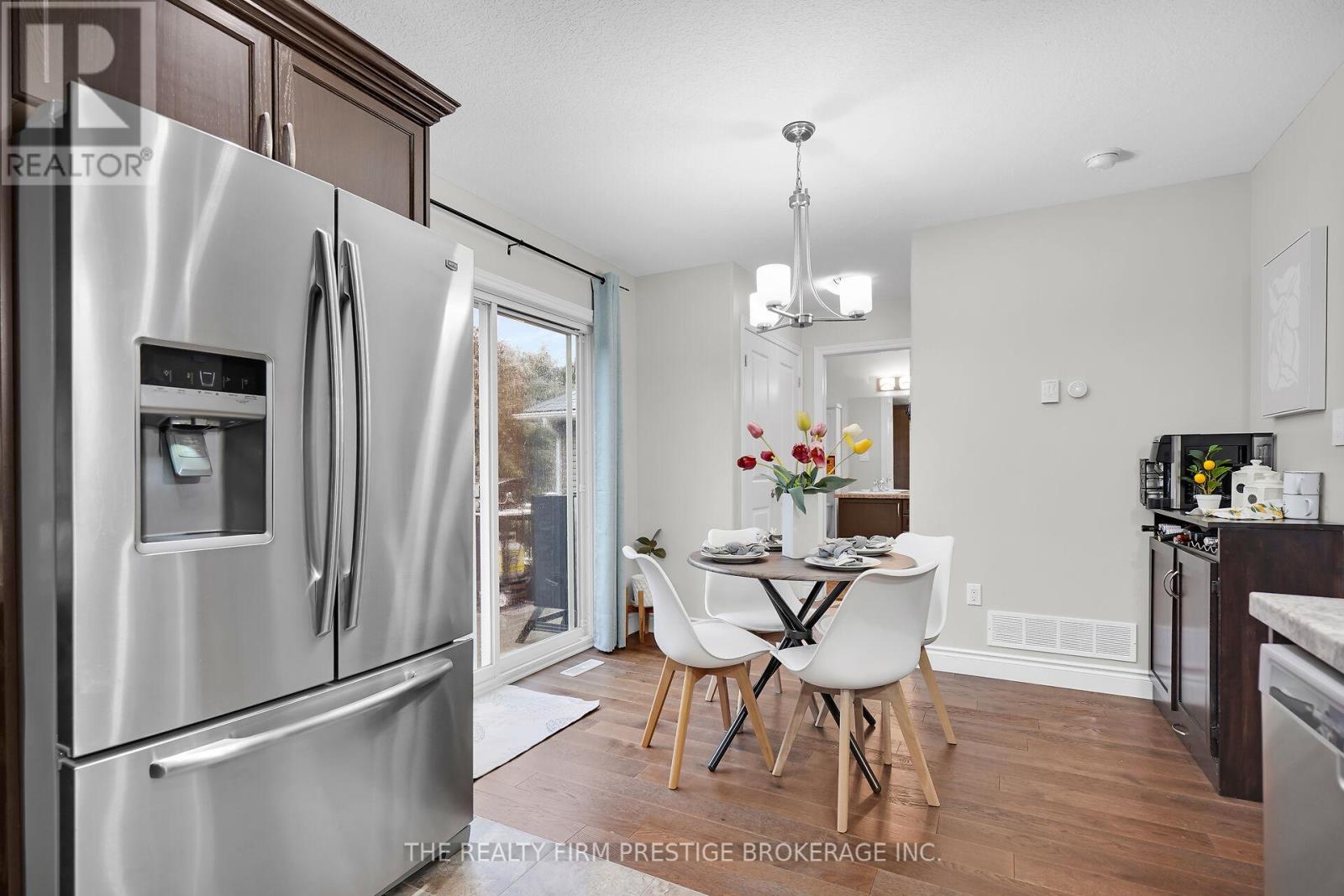 27 Willis Avenue, Strathroy-Caradoc, Ontario  N7G 0B6 - Photo 19 - X12391246