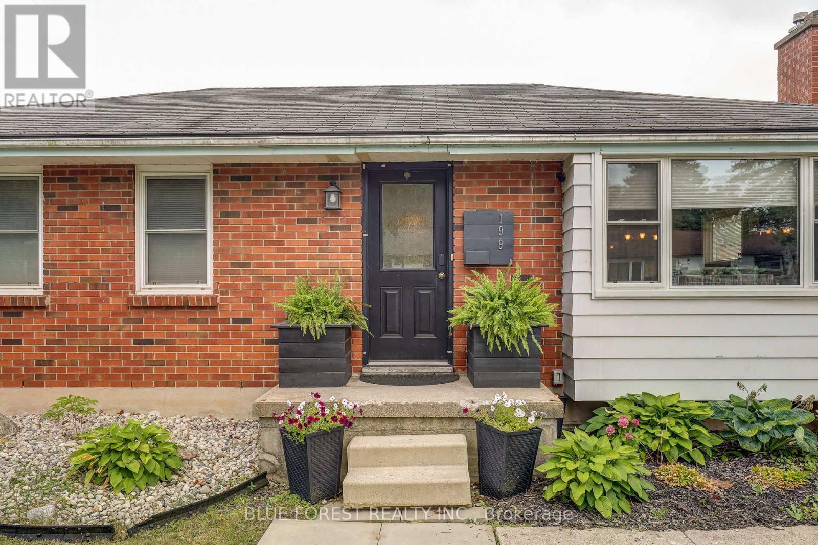 199 Burlington Street, London South, Ontario  N5Z 3V9 - Photo 5 - X12391249
