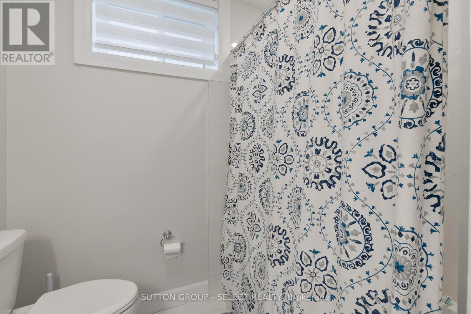 Lower - 2269 Southport Crescent, London South, Ontario  N6M 0H9 - Photo 11 - X12391305
