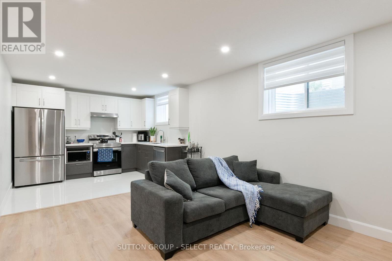 Lower - 2269 Southport Crescent, London South, Ontario  N6M 0H9 - Photo 5 - X12391305