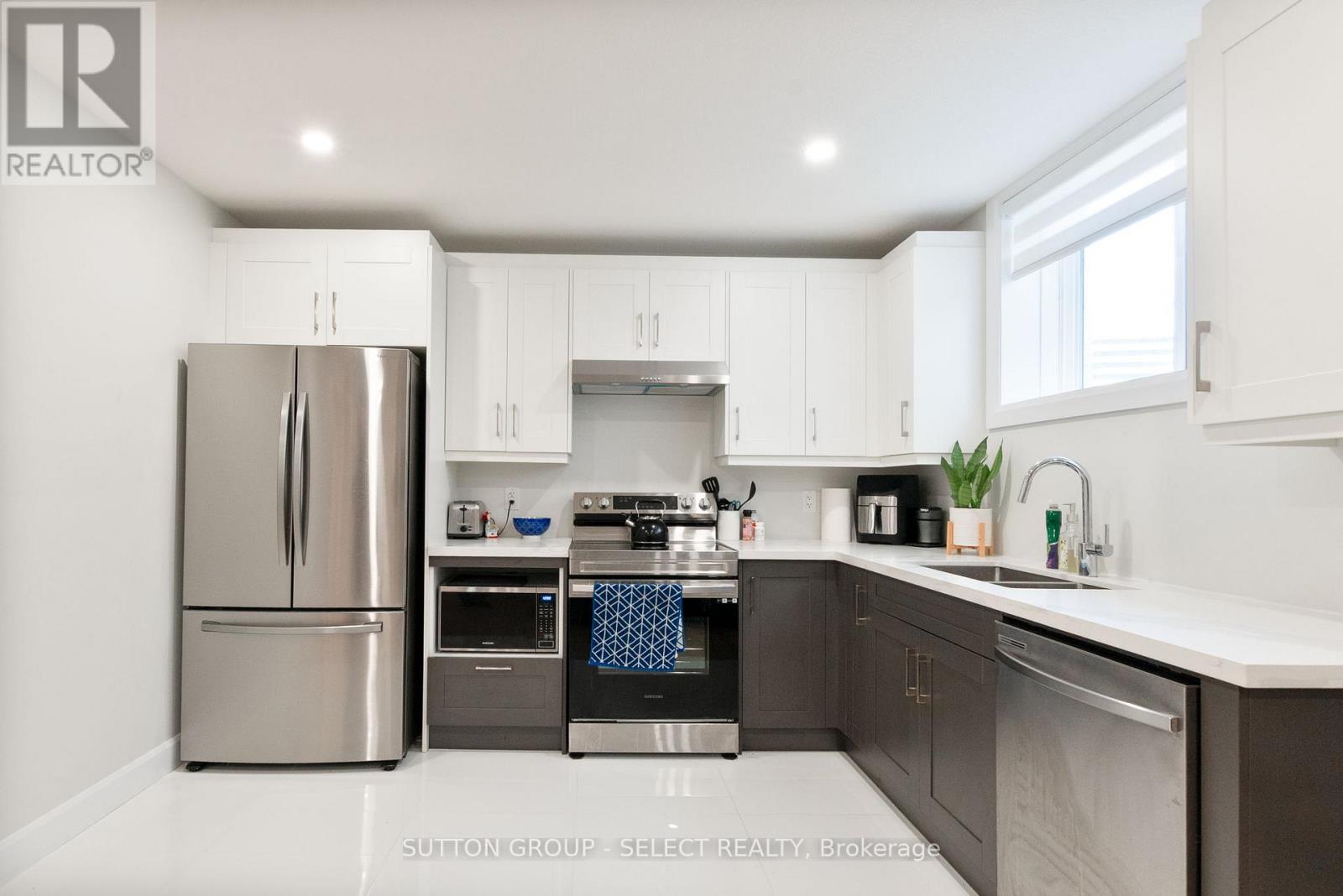 Lower - 2269 Southport Crescent, London South, Ontario  N6M 0H9 - Photo 7 - X12391305