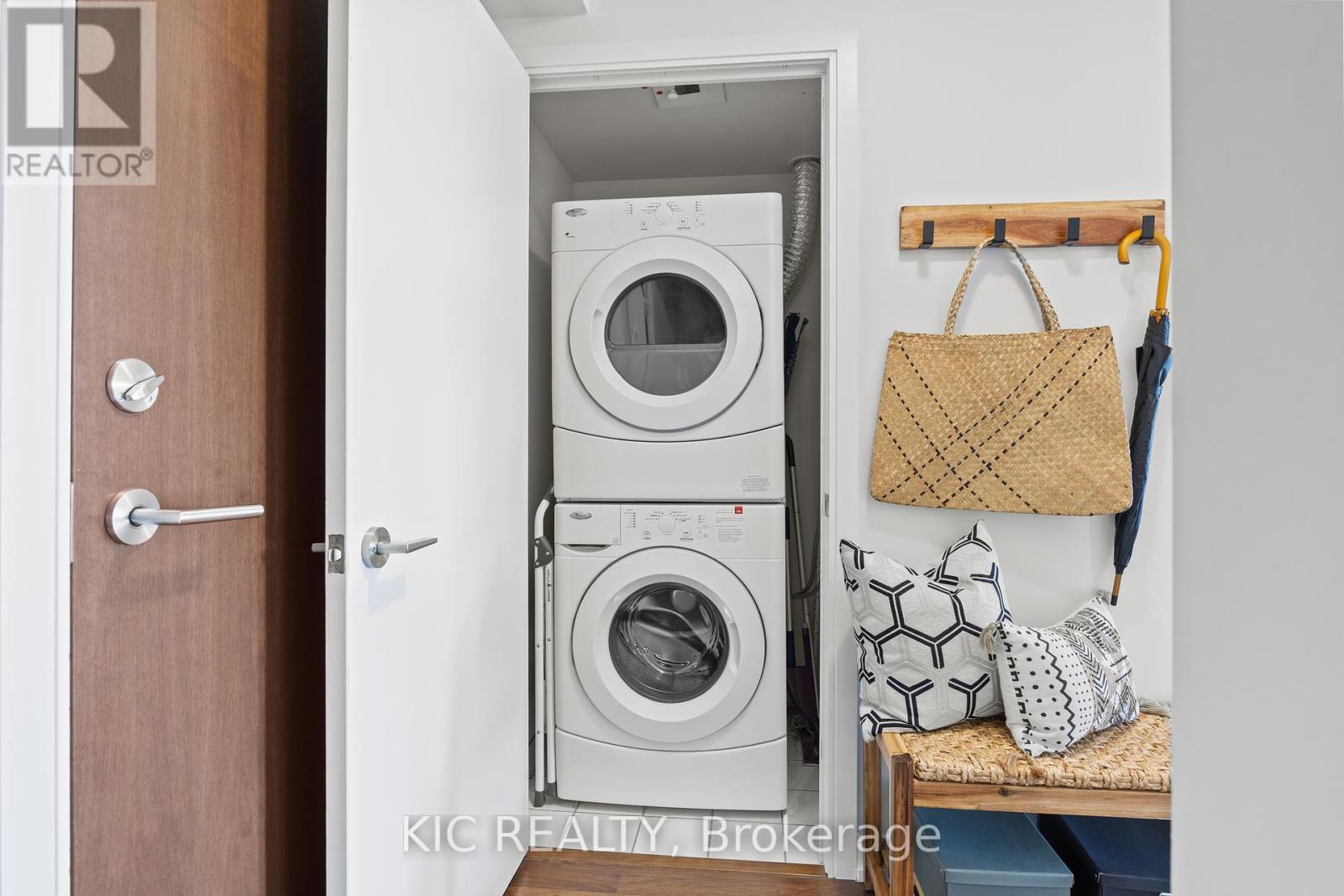 2312 - 181 Village Green Square, Toronto (Agincourt South-Malvern West), Ontario  M1S 0K6 - Photo 11 - E12391148