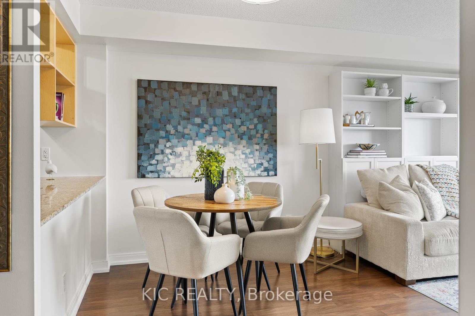 2312 - 181 Village Green Square, Toronto (Agincourt South-Malvern West), Ontario  M1S 0K6 - Photo 2 - E12391148