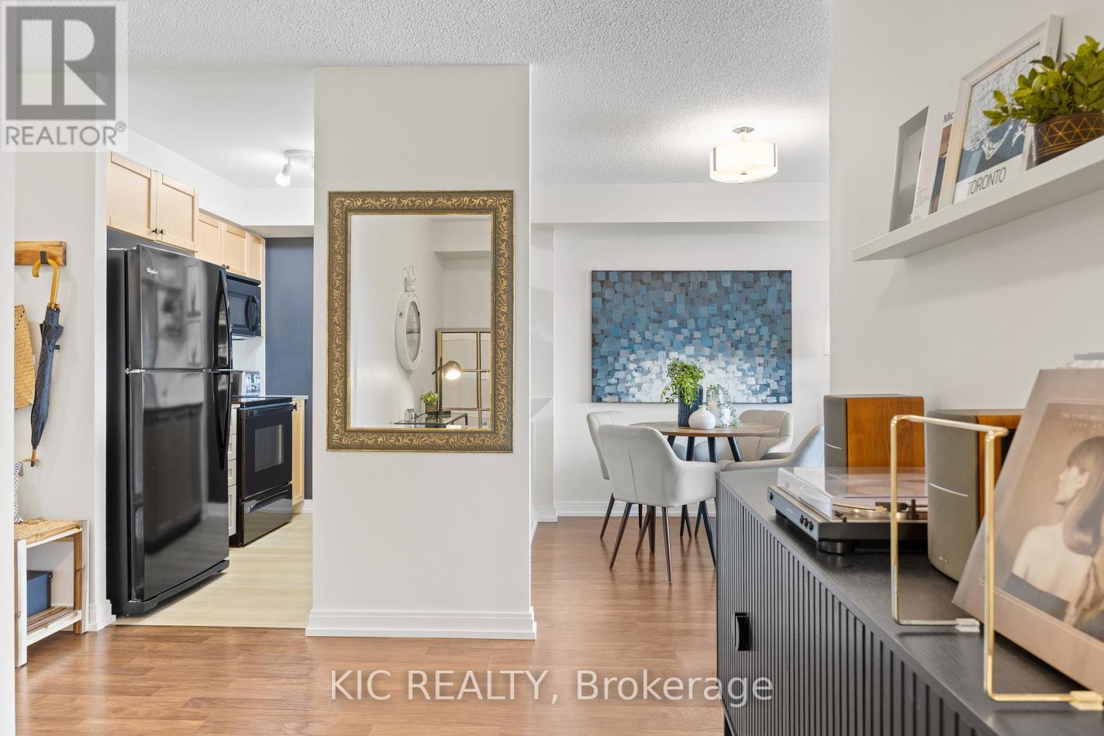 2312 - 181 Village Green Square, Toronto (Agincourt South-Malvern West), Ontario  M1S 0K6 - Photo 3 - E12391148