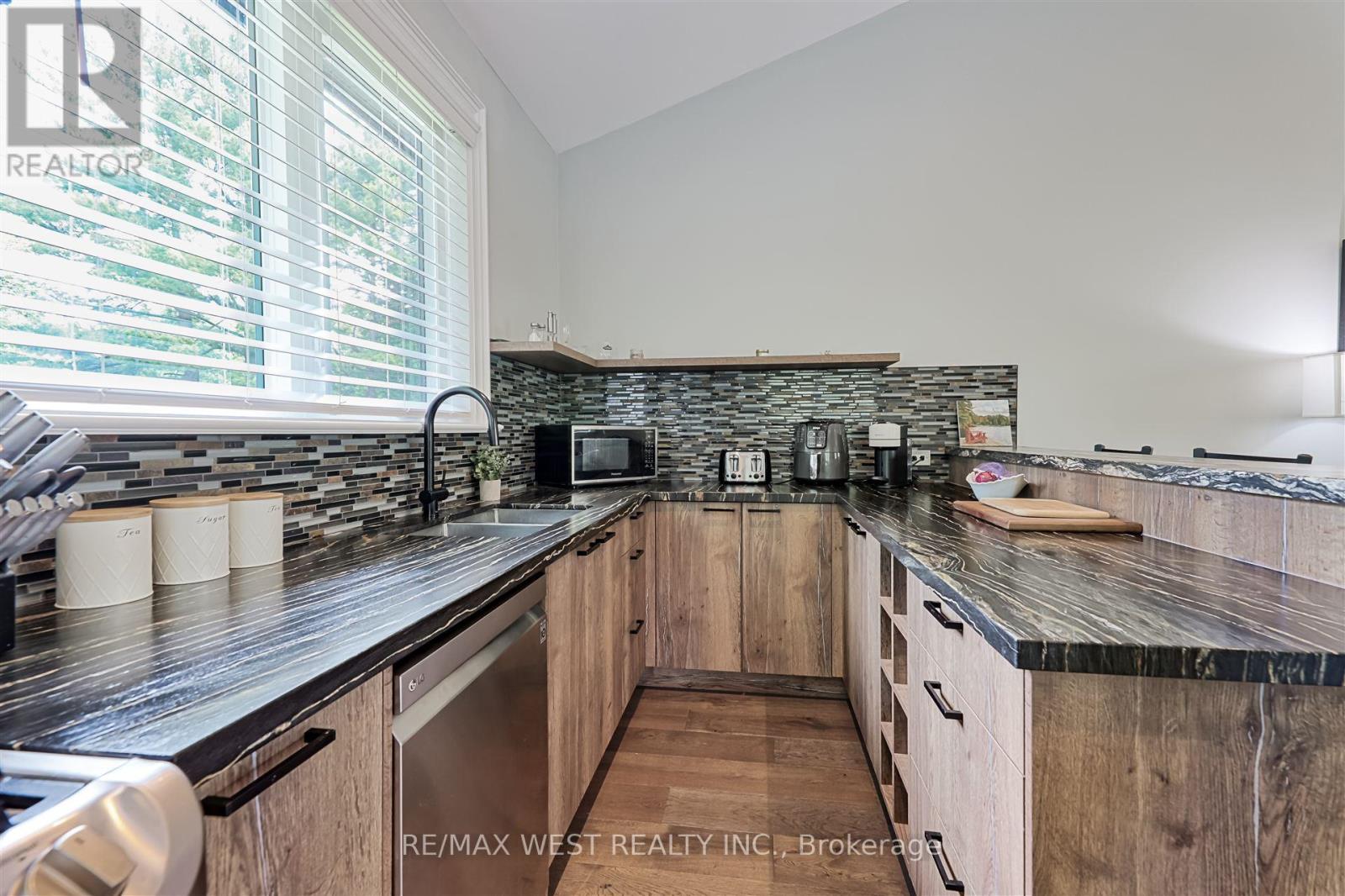 18 Windy Ridge Drive, Toronto (Scarborough Village), Ontario  M1M 1H5 - Photo 23 - E12391164