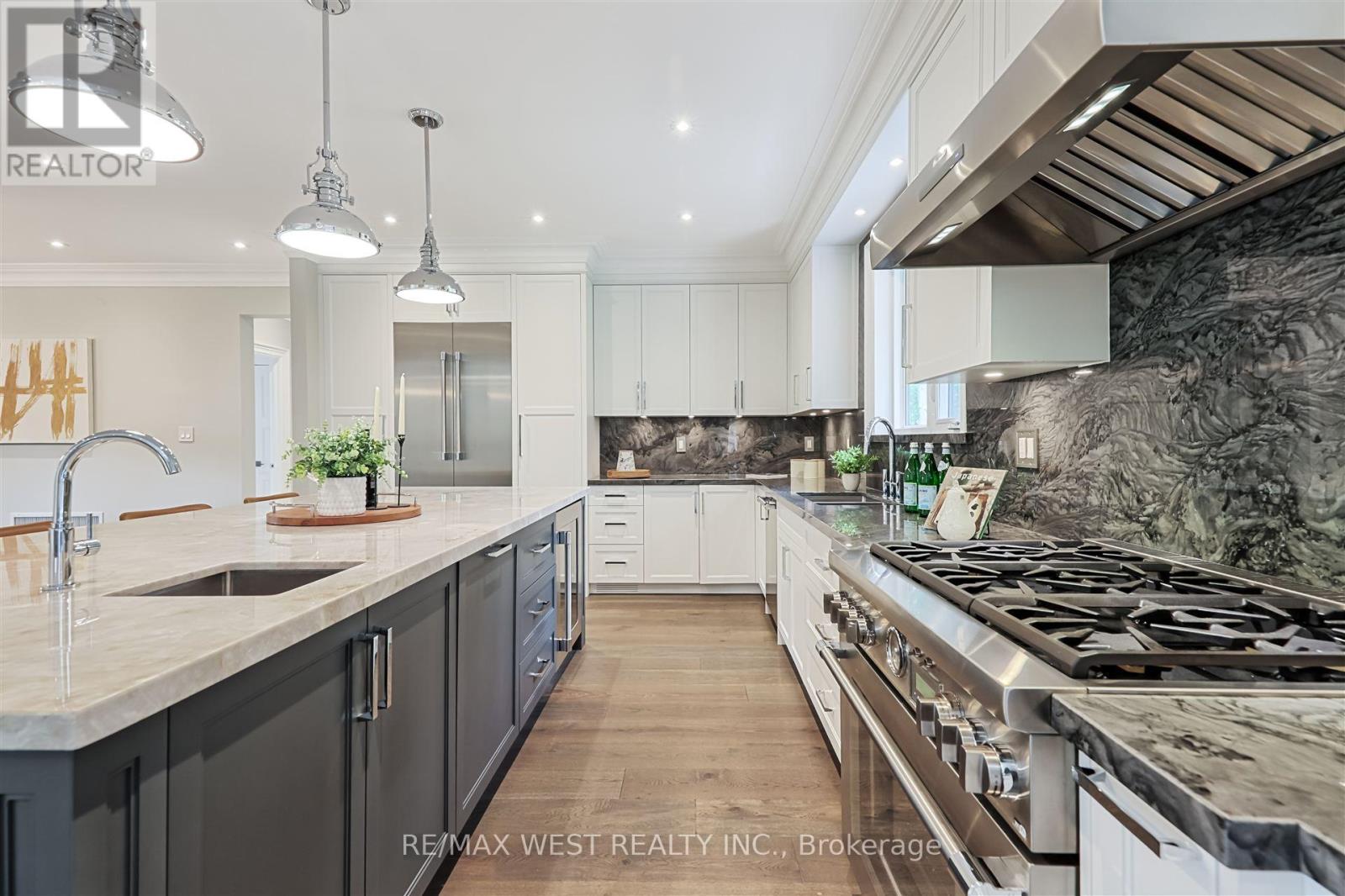 18 Windy Ridge Drive, Toronto (Scarborough Village), Ontario  M1M 1H5 - Photo 6 - E12391164
