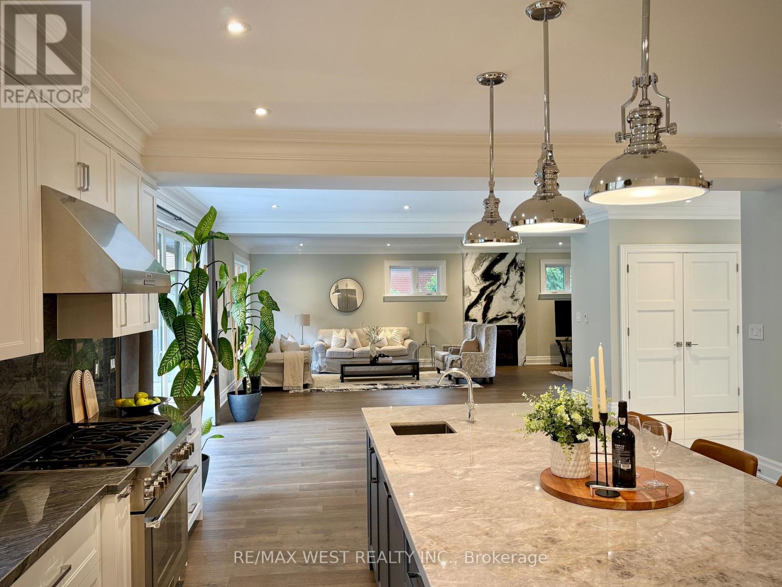 18 Windy Ridge Drive, Toronto (Scarborough Village), Ontario  M1M 1H5 - Photo 8 - E12391164