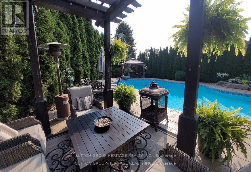 35 Pondmede Crescent, Whitchurch-Stouffville (Stouffville), Ontario  L4A 0E2 - Photo 38 - N12369153