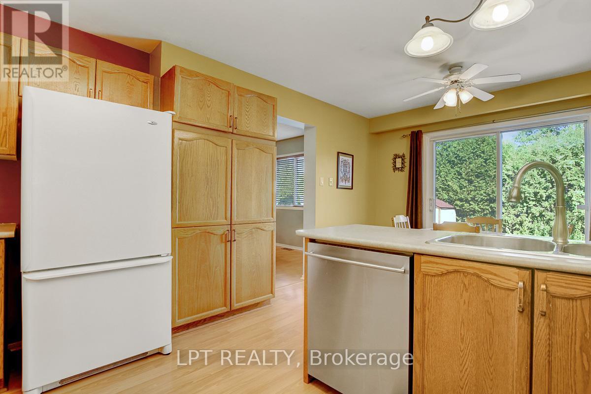 611 Tourelle Drive, Ottawa, Ontario  K4A 3H5 - Photo 12 - X12391247