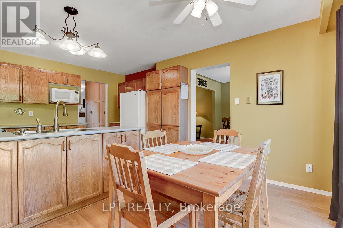 611 Tourelle Drive, Ottawa, Ontario  K4A 3H5 - Photo 15 - X12391247
