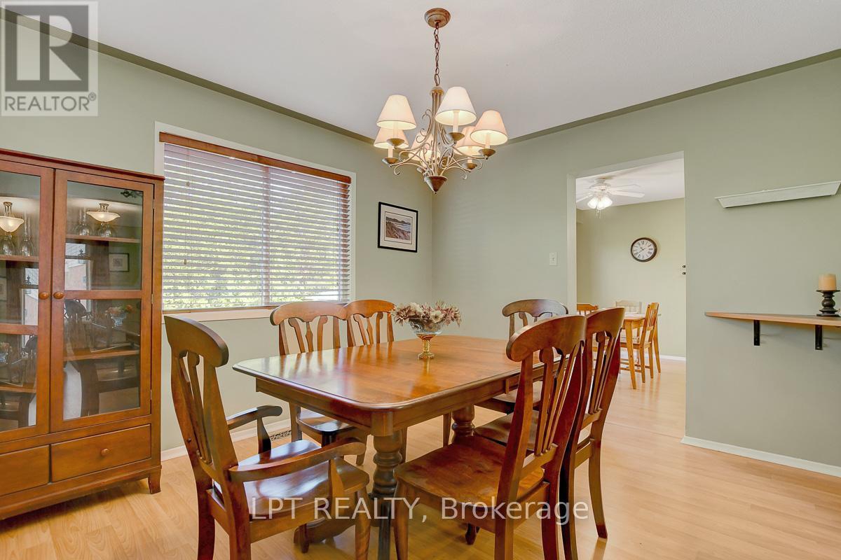 611 Tourelle Drive, Ottawa, Ontario  K4A 3H5 - Photo 9 - X12391247