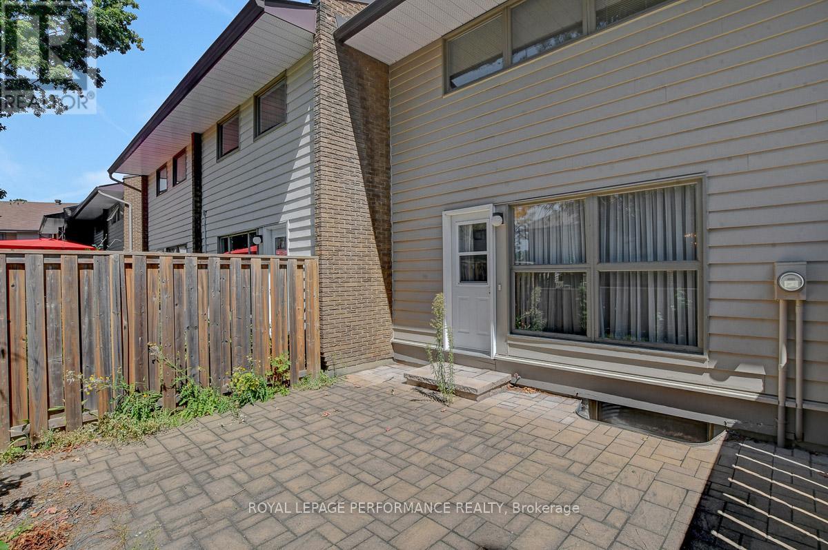 7 Carmichael Court, Ottawa, Ontario  K2K 1K1 - Photo 22 - X12391266