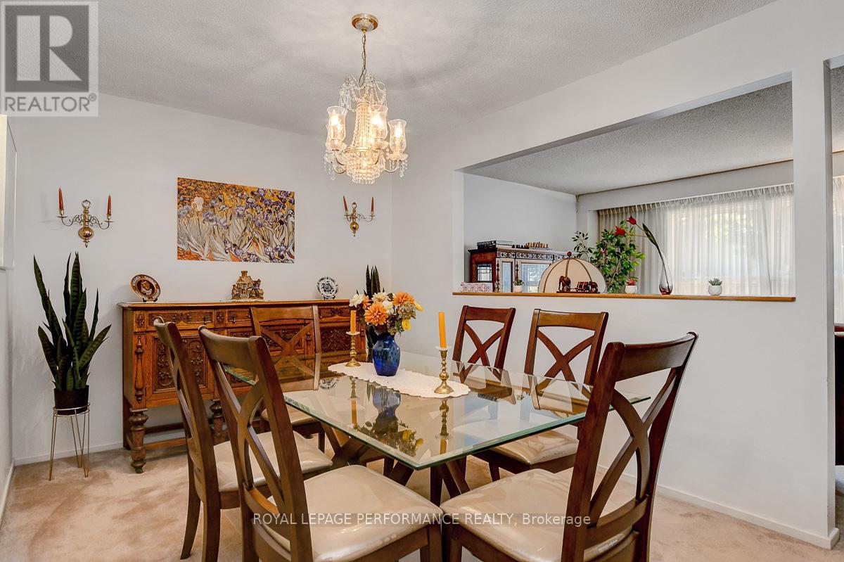 7 Carmichael Court, Ottawa, Ontario  K2K 1K1 - Photo 7 - X12391266