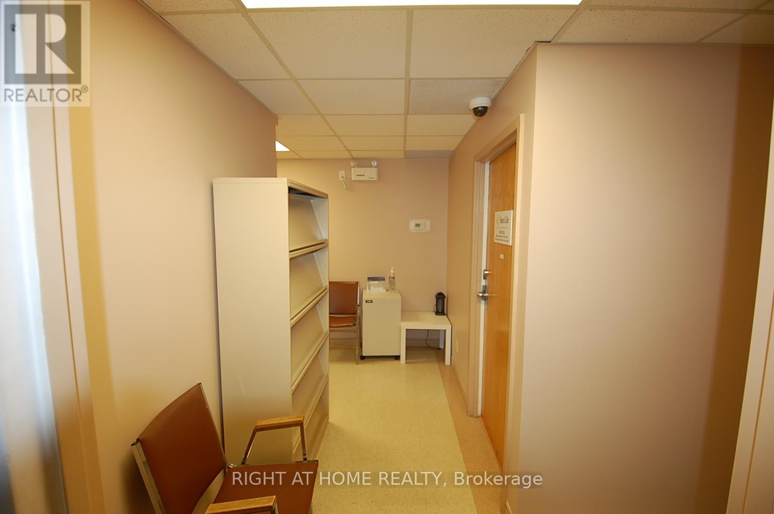 201 - 1468 Laurier Street, Clarence-Rockland, Ontario  K4K 1C7 - Photo 4 - X12391278