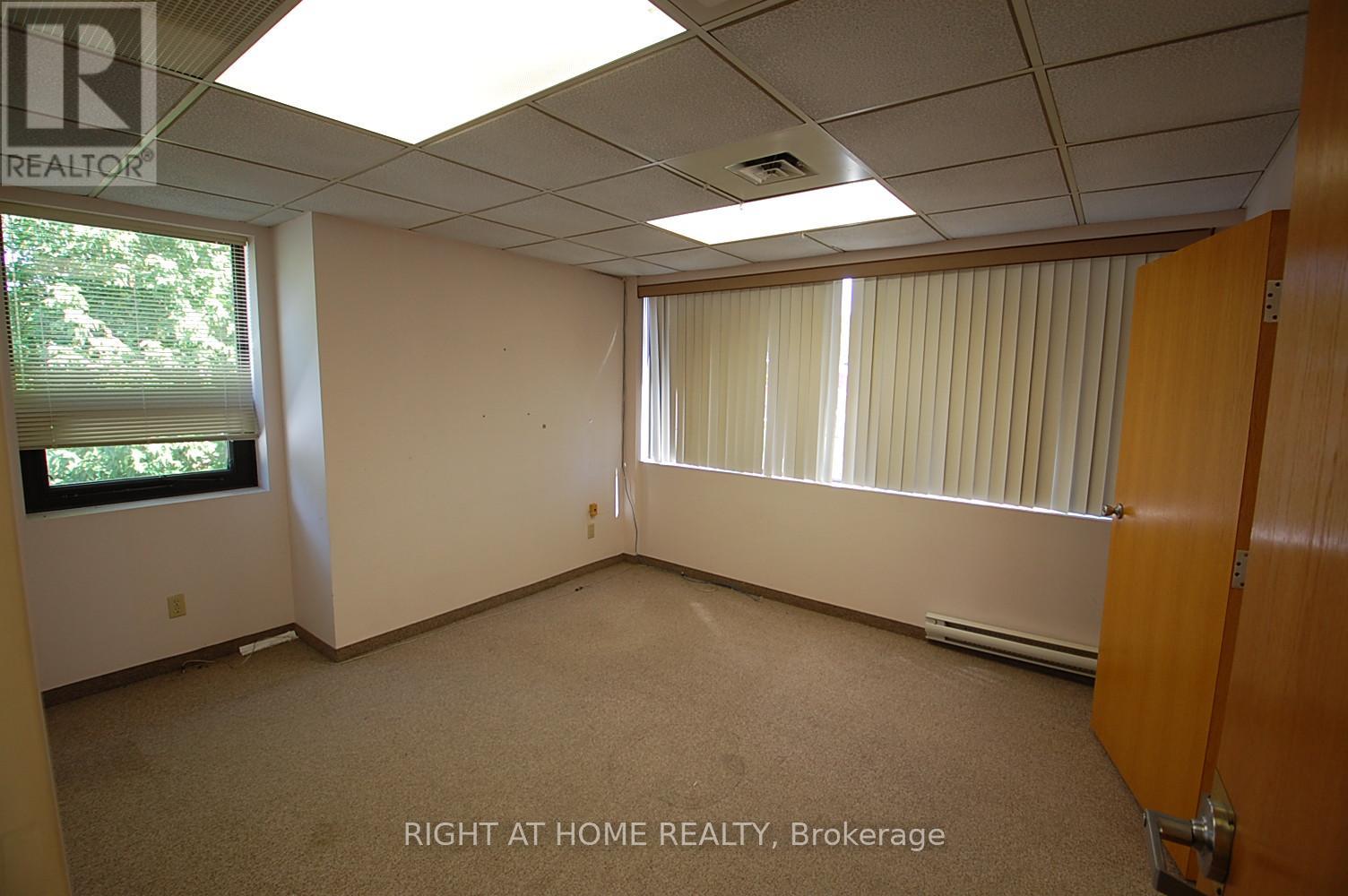 201 - 1468 Laurier Street, Clarence-Rockland, Ontario  K4K 1C7 - Photo 5 - X12391278