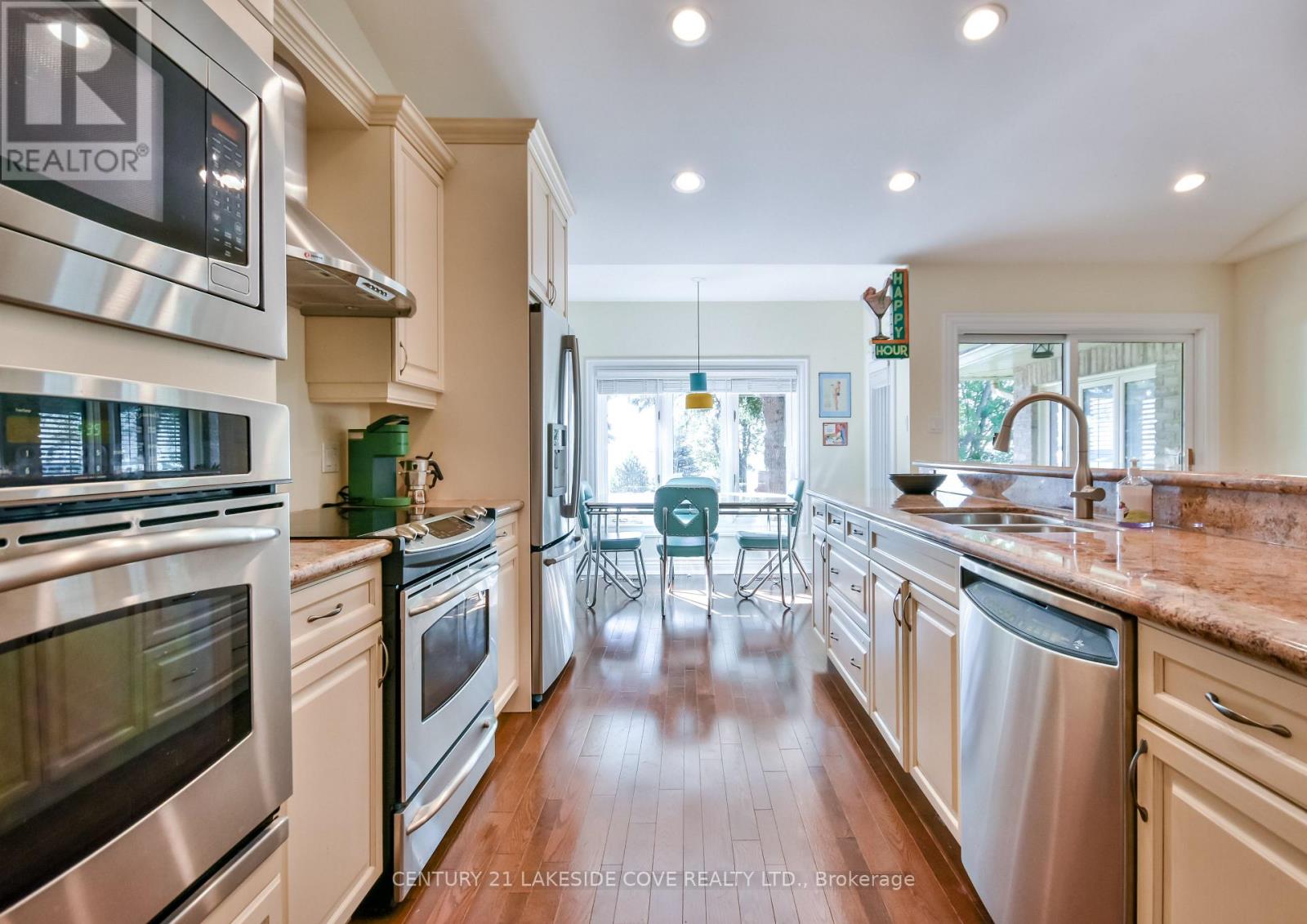 96 Bayshore Drive, Ramara (Brechin), Ontario  L0K 1B0 - Photo 11 - S12384994