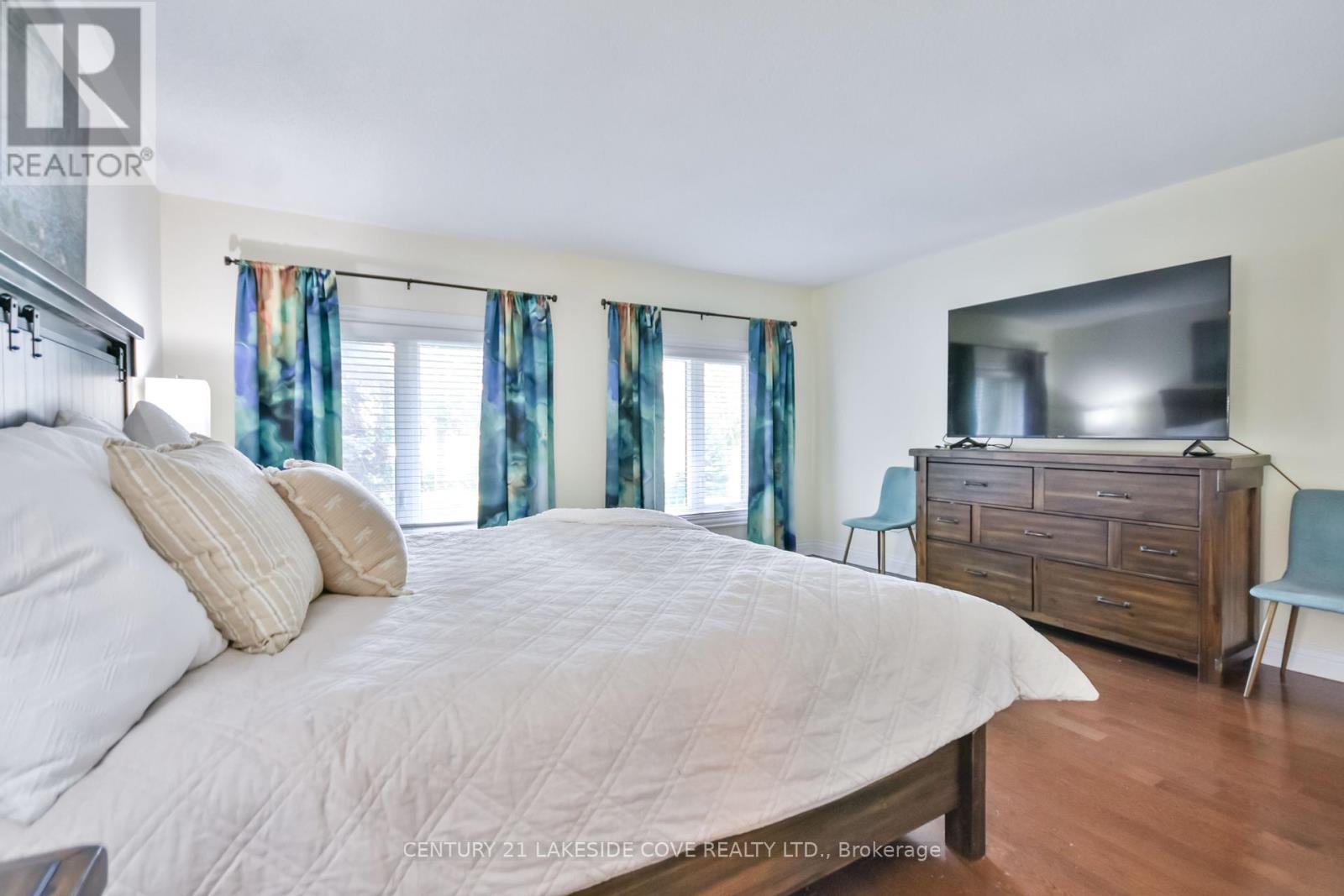 96 Bayshore Drive, Ramara (Brechin), Ontario  L0K 1B0 - Photo 22 - S12384994