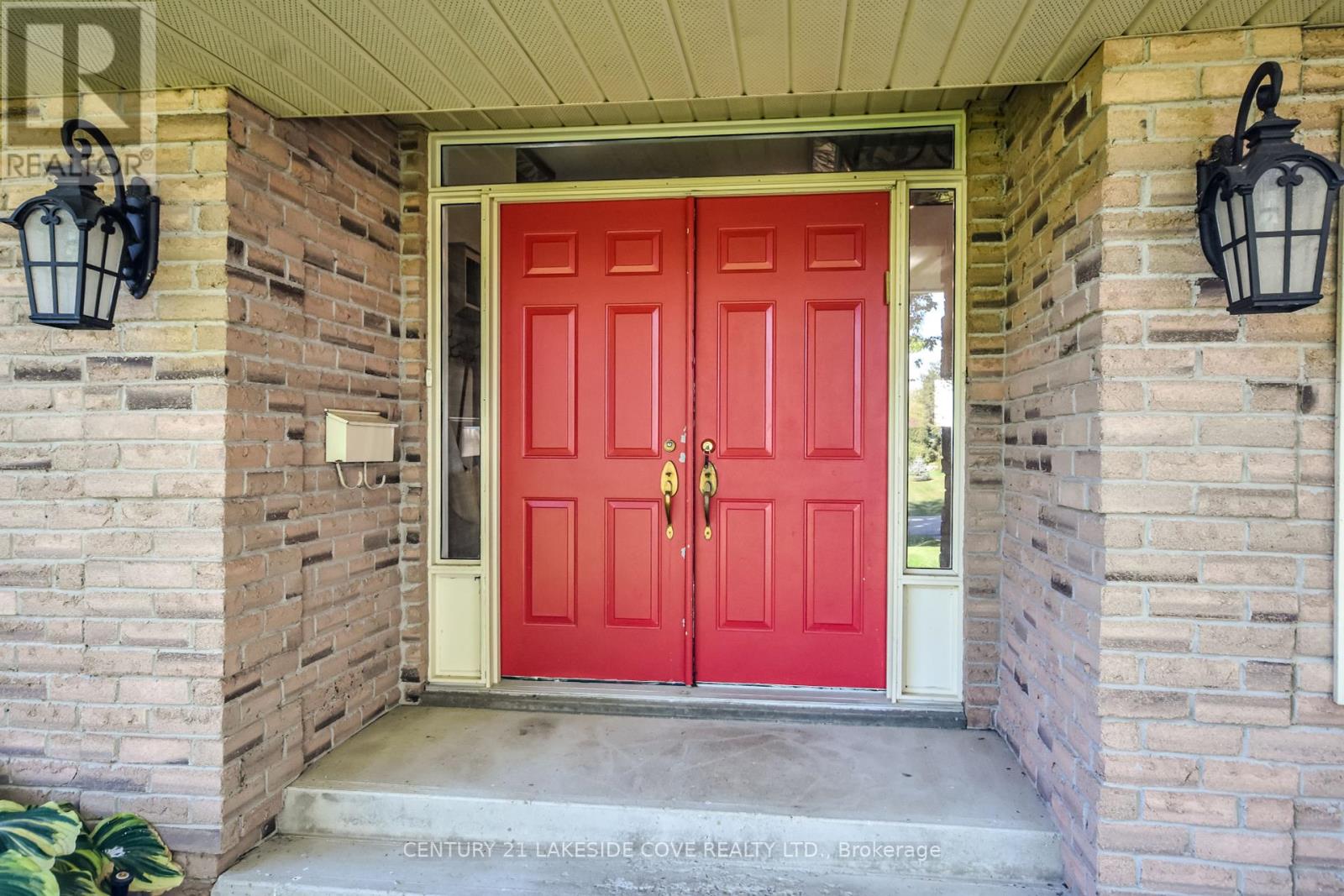 96 Bayshore Drive, Ramara (Brechin), Ontario  L0K 1B0 - Photo 4 - S12384994