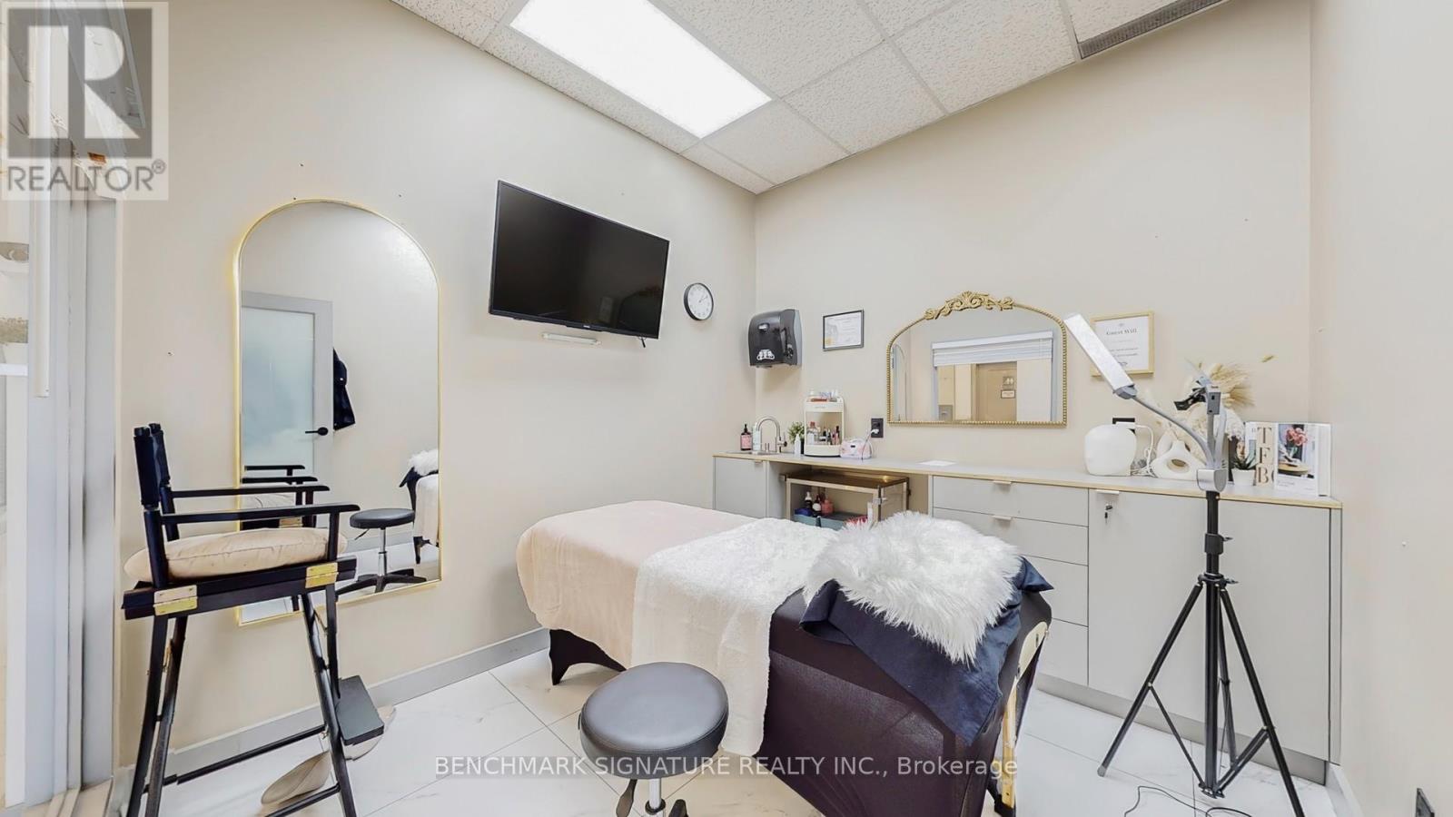 16 - 160 East Beaver Creek Road, Richmond Hill (Beaver Creek Business Park), Ontario  L4B 3J6 - Photo 16 - N12391064