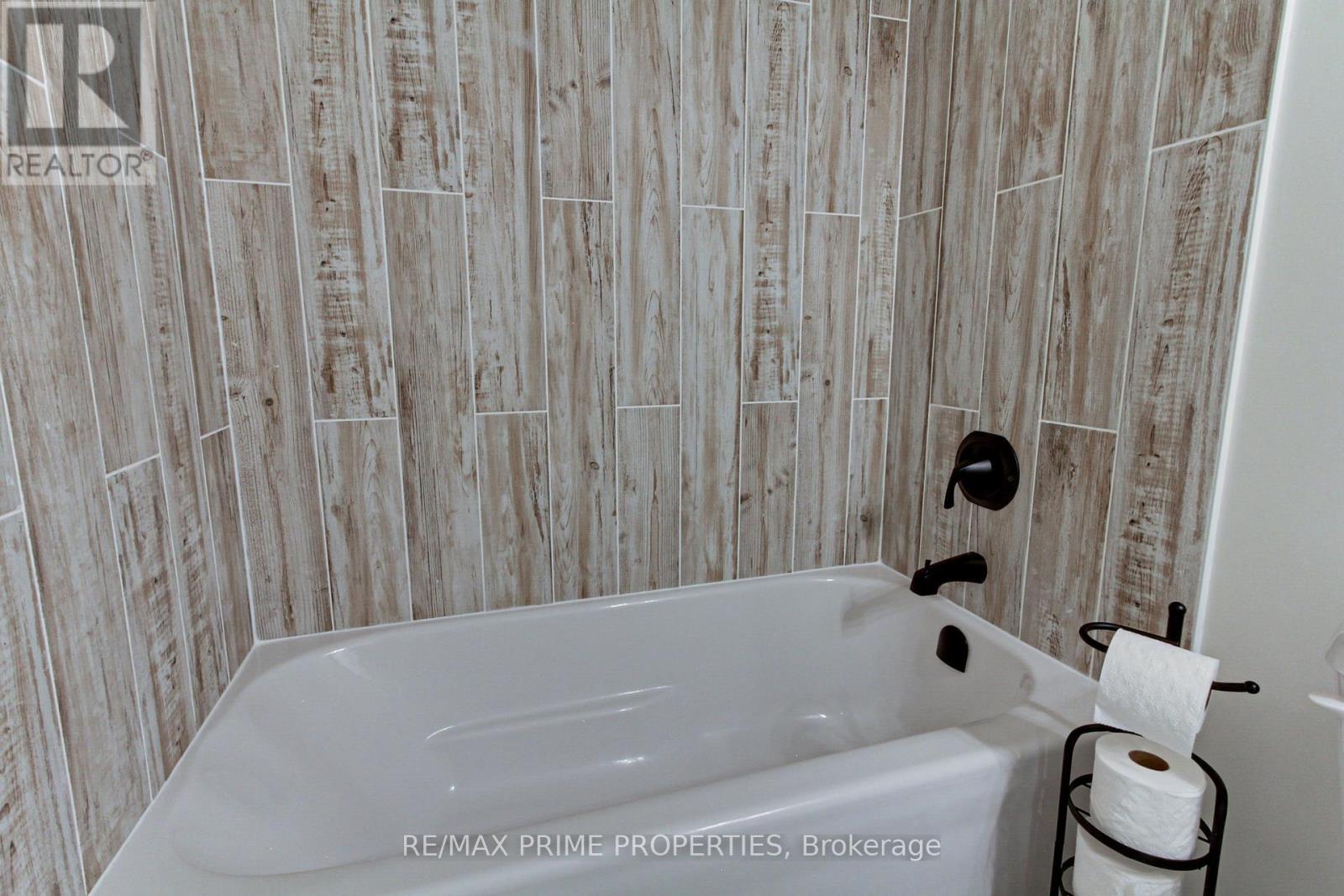 39 Scotia Road, Georgina, Ontario  L0E 1R0 - Photo 25 - N12391134