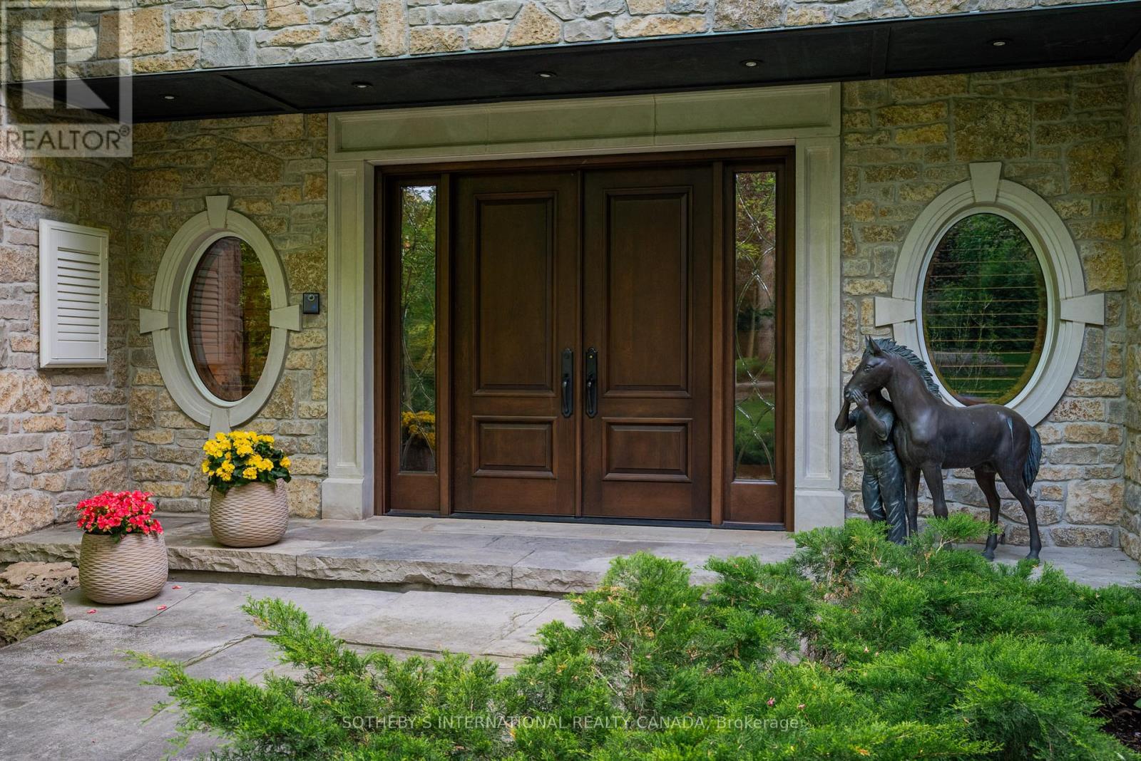101 Paula Court, Vaughan (Kleinburg), Ontario  L0J 1C0 - Photo 2 - N12391155