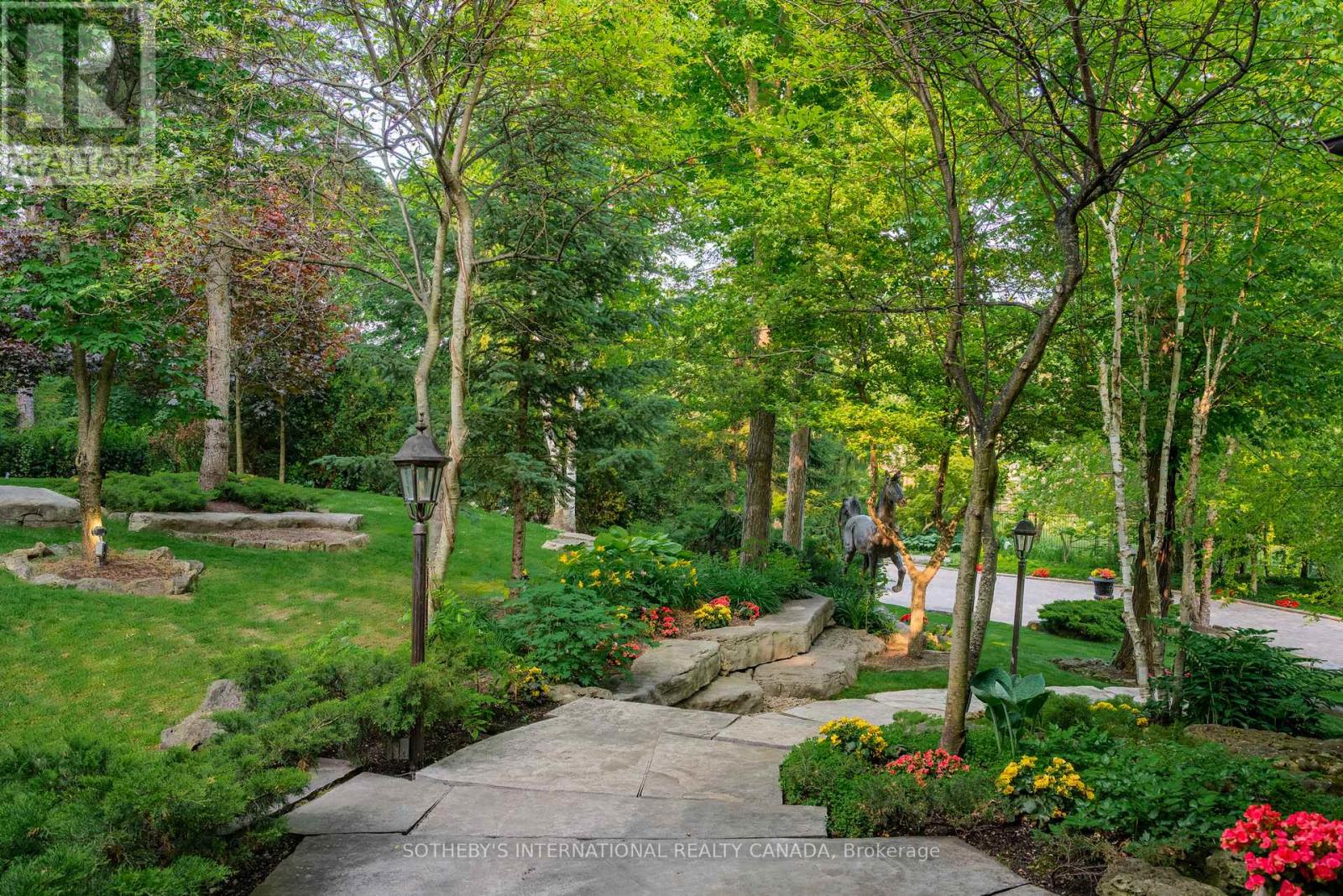 101 Paula Court, Vaughan (Kleinburg), Ontario  L0J 1C0 - Photo 38 - N12391155