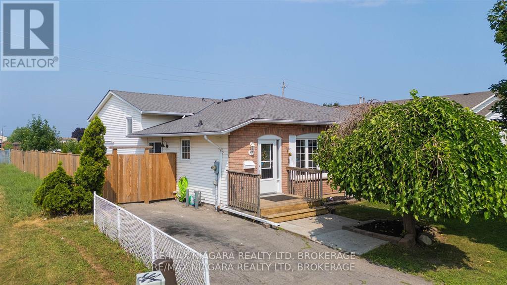 49 Autumn Place, St. Catharines, Ontario  L2P 2W6 - Photo 1 - X12391281
