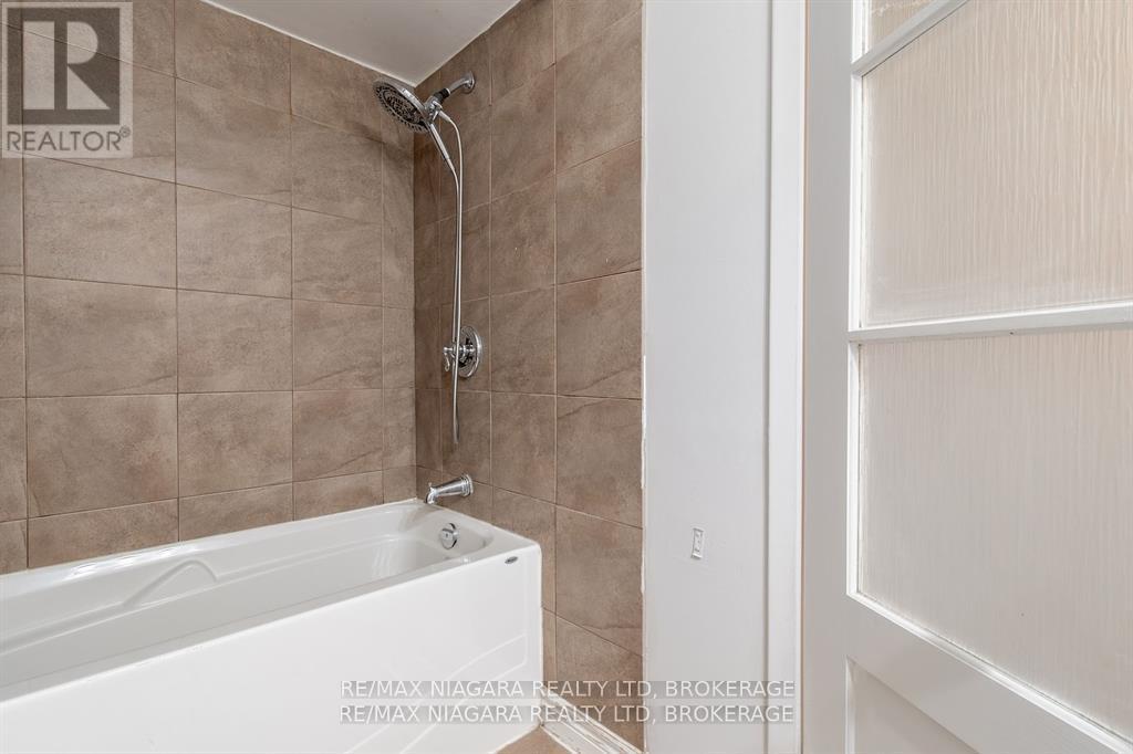 49 Autumn Place, St. Catharines, Ontario  L2P 2W6 - Photo 14 - X12391281