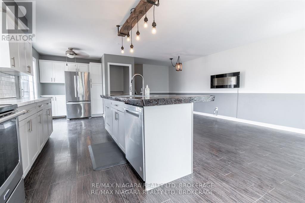 49 Autumn Place, St. Catharines, Ontario  L2P 2W6 - Photo 4 - X12391281